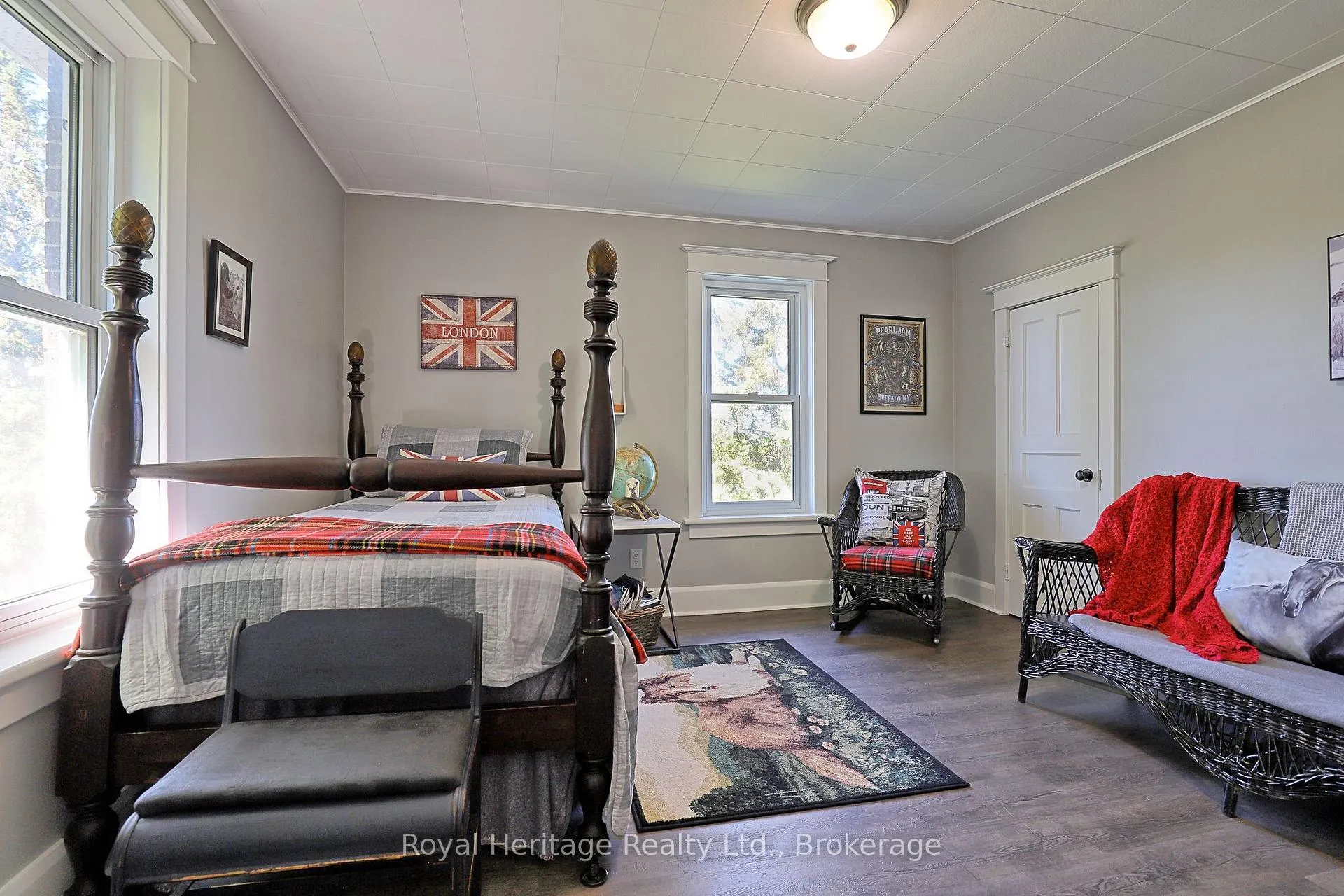 Photo 25 of 140 Robin Road, Kawartha Lakes, Fenelon — HOMEH