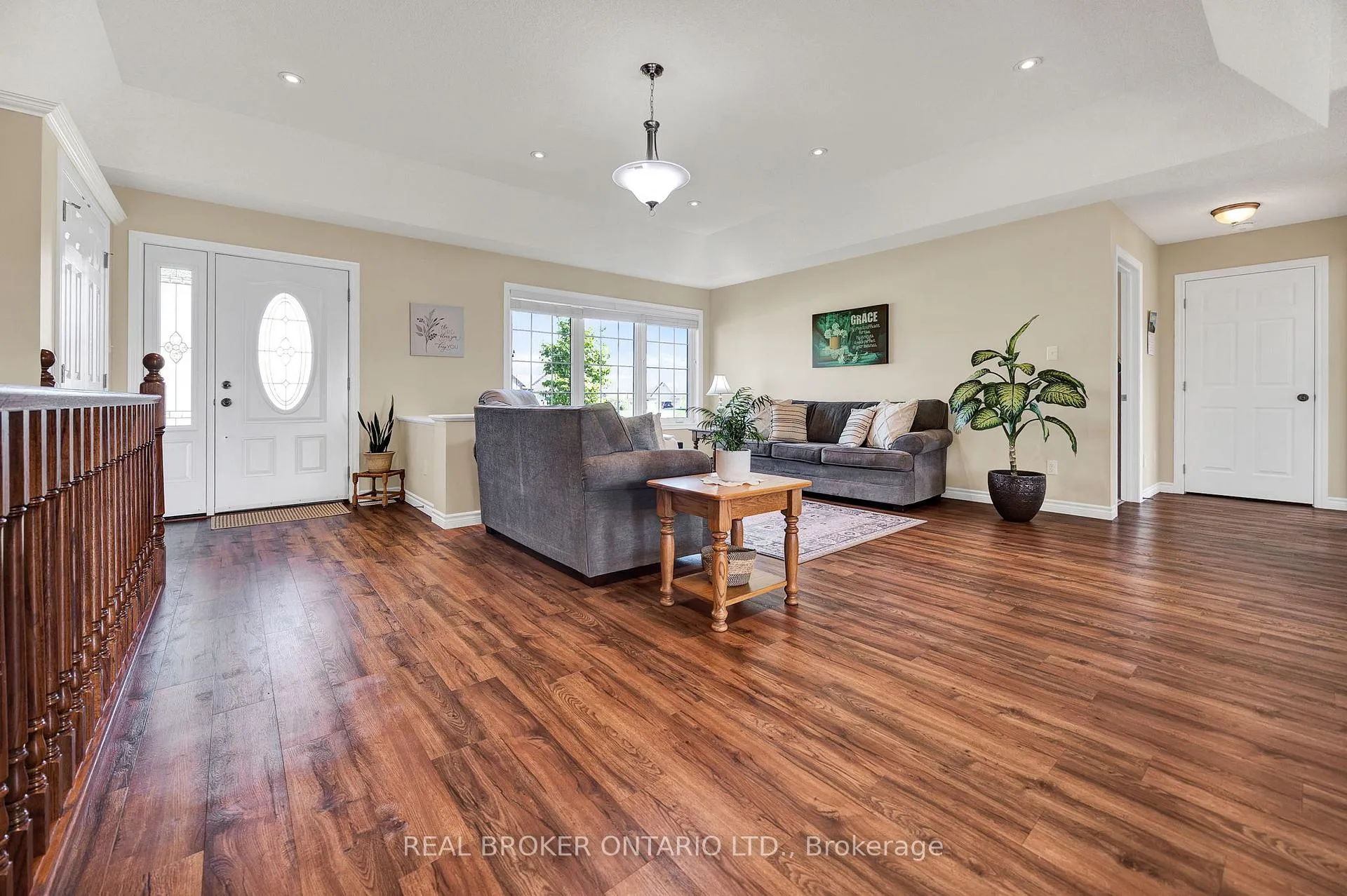 Photo 4 of 7826 Colonial Drive, Perth East, Milverton — HOMEH