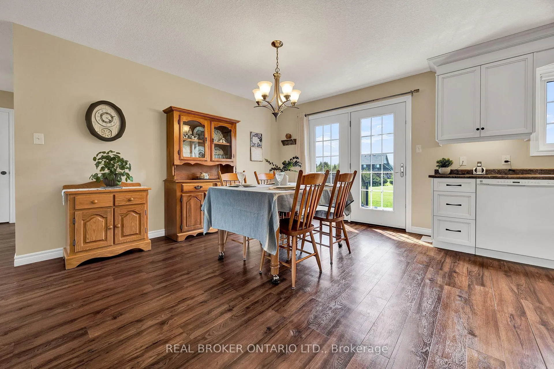 Photo 9 of 7826 Colonial Drive, Perth East, Milverton — HOMEH
