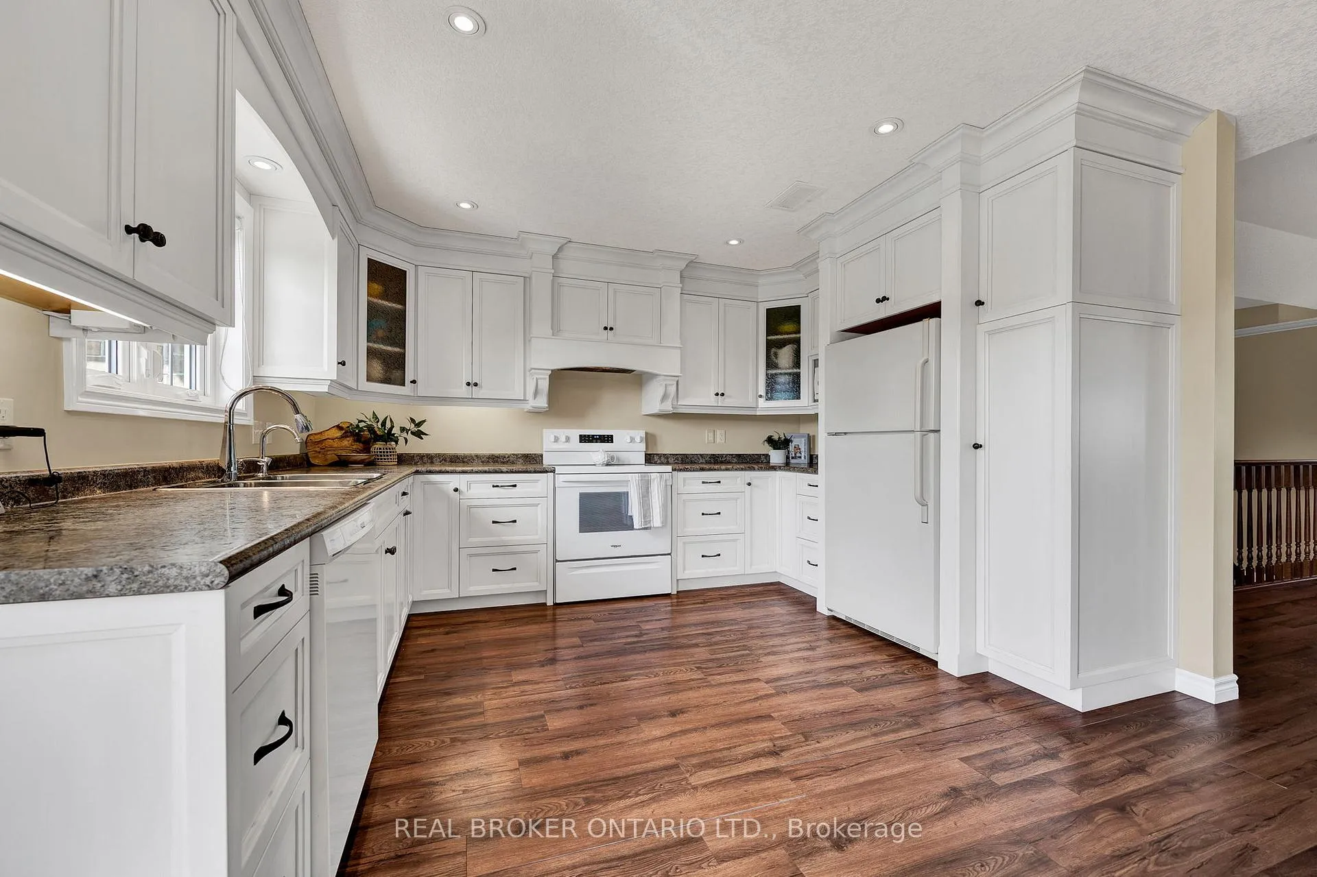 Photo 11 of 7826 Colonial Drive, Perth East, Milverton — HOMEH
