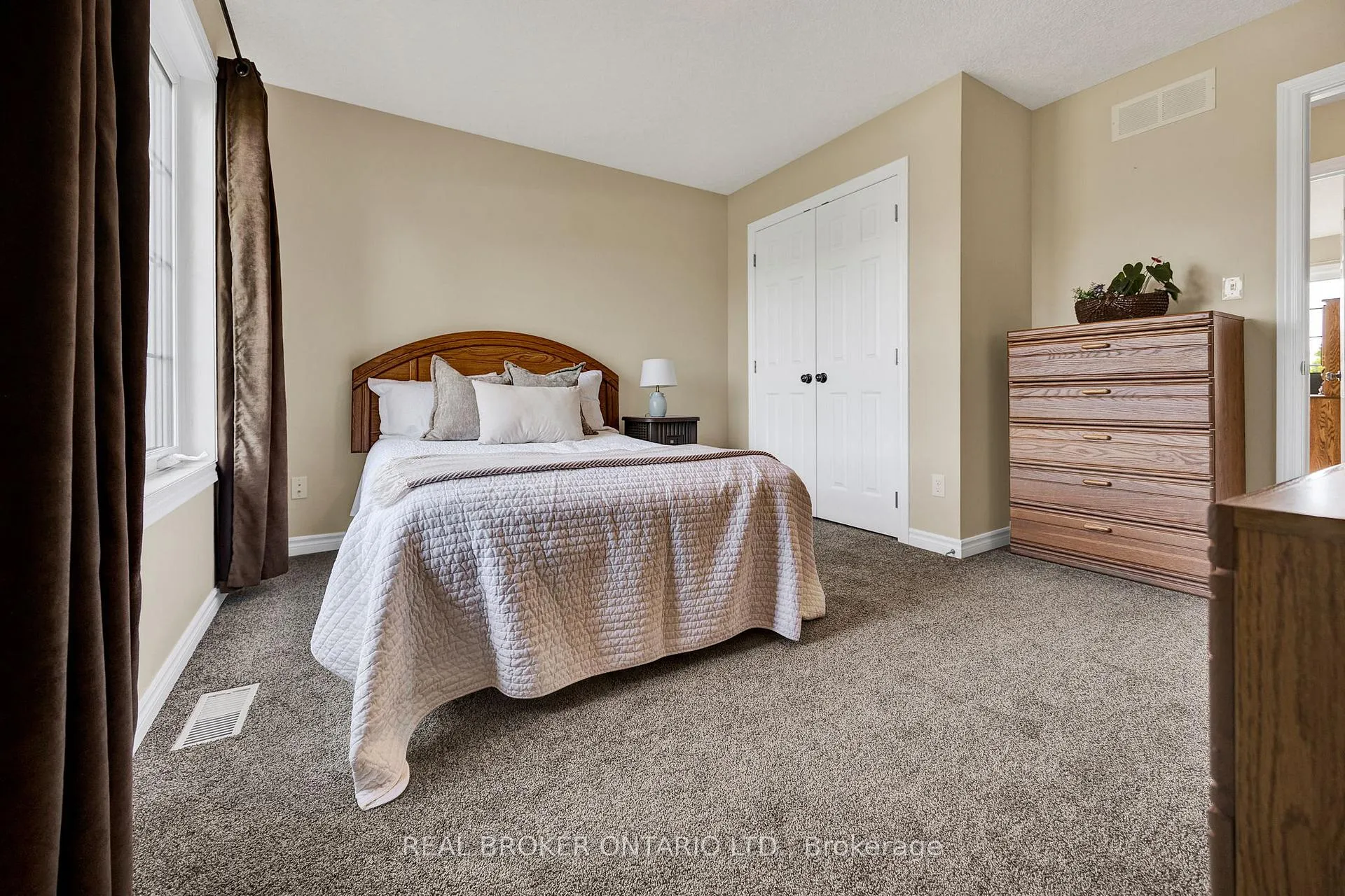 Photo 23 of 7826 Colonial Drive, Perth East, Milverton — HOMEH
