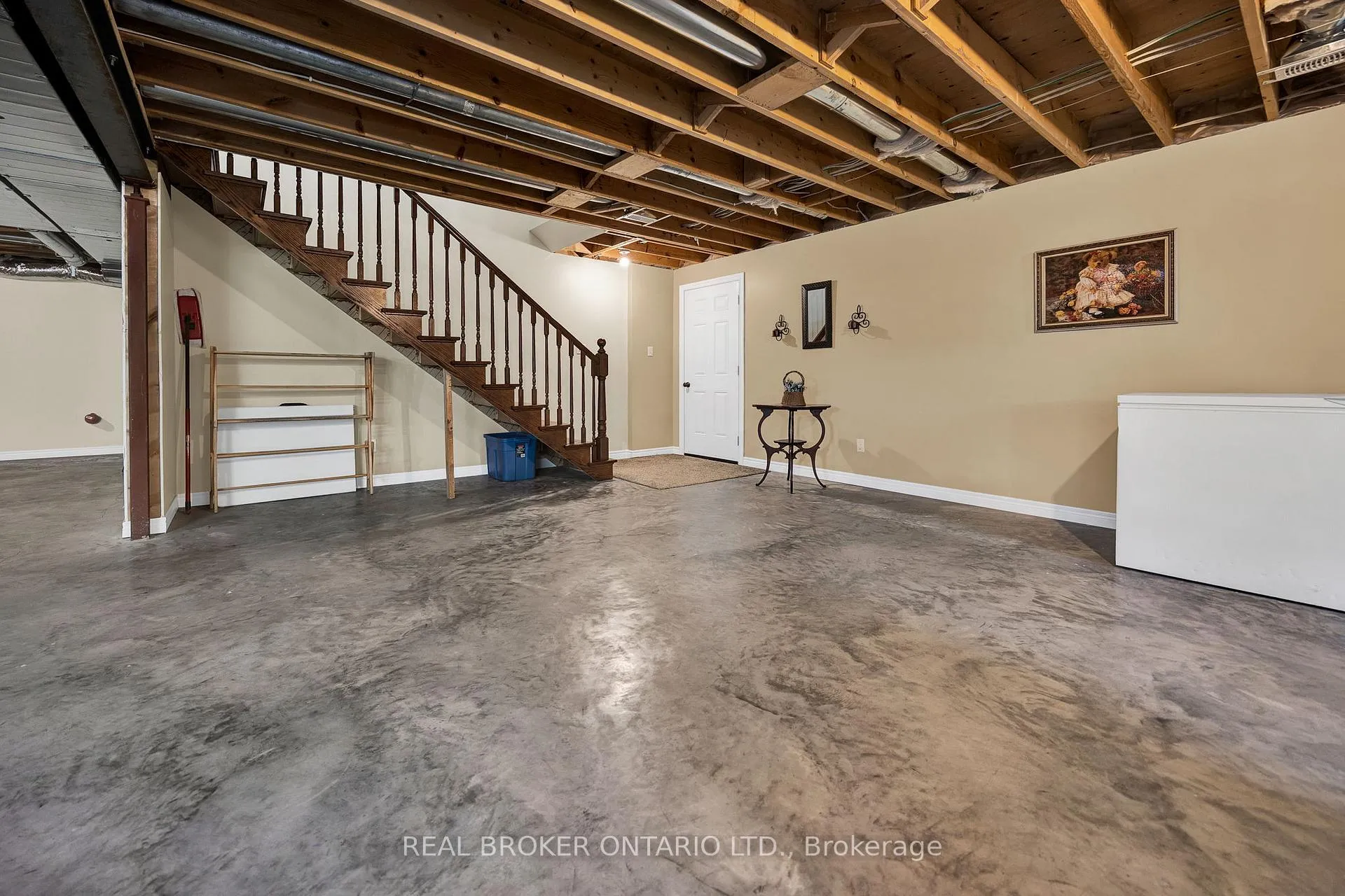 Photo 25 of 7826 Colonial Drive, Perth East, Milverton — HOMEH
