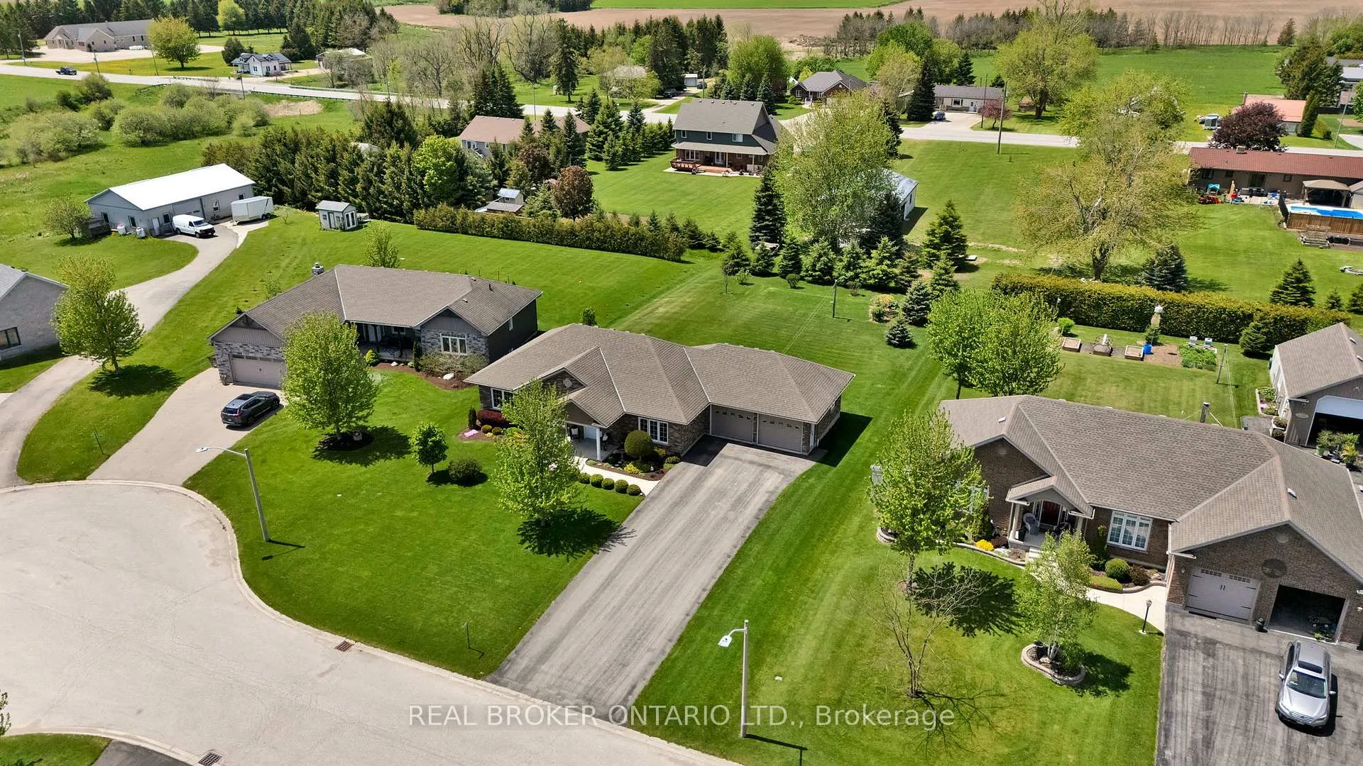 Photo 41 of 7826 Colonial Drive, Perth East, Milverton — HOMEH