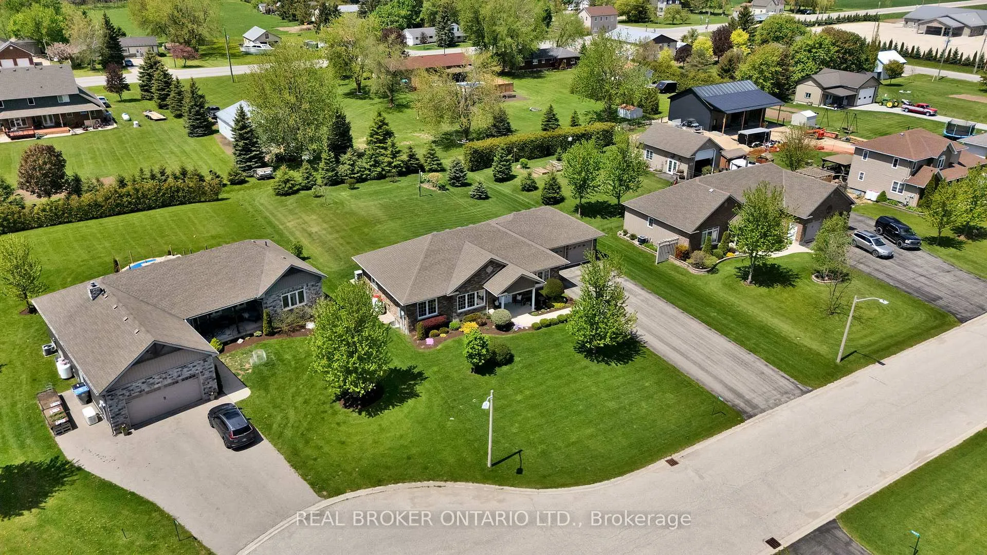 Photo 42 of 7826 Colonial Drive, Perth East, Milverton — HOMEH