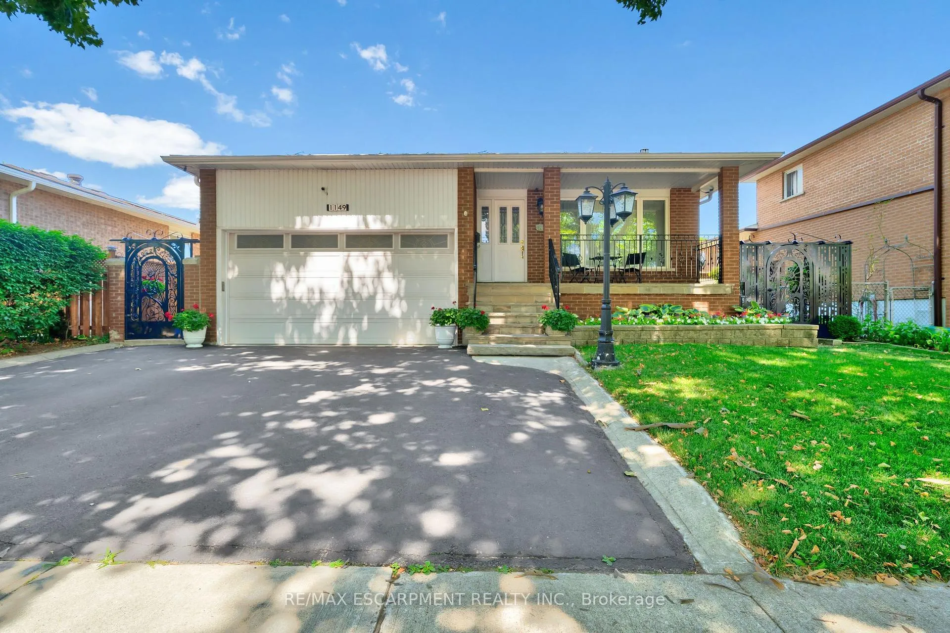 Photo 1 of 1149 Dowland Crescent, Burlington, LaSalle — HOMEH