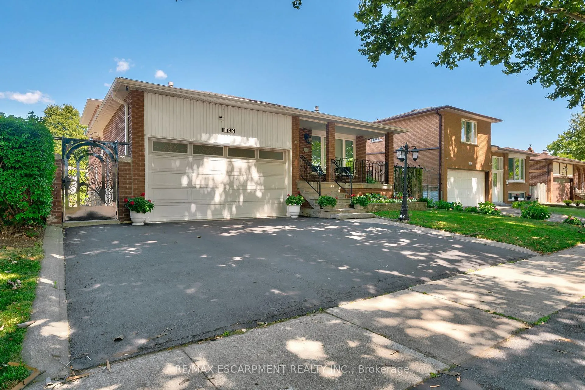 Photo 2 of 1149 Dowland Crescent, Burlington, LaSalle — HOMEH