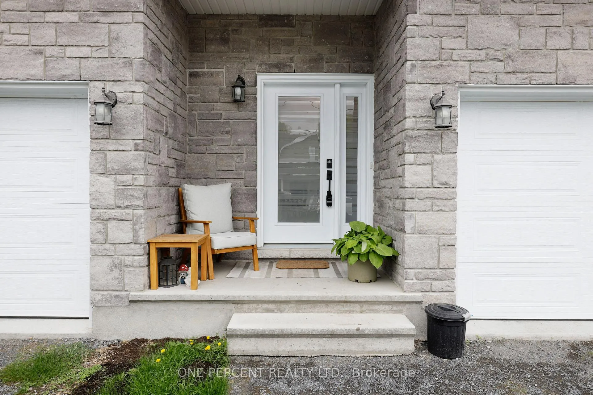Photo 3 of 8D George Street, North Stormont, North Stormont (Finch) Twp — HOMEH
