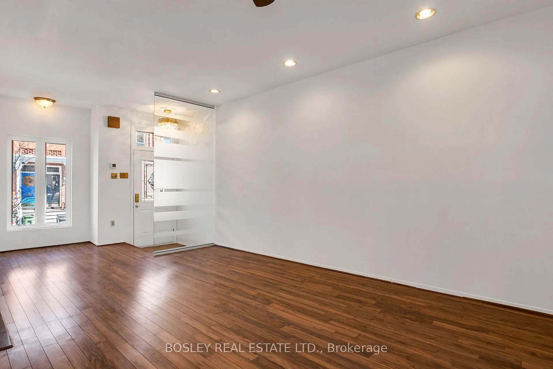 Photo 4 of 25 Salisbury Avenue, Toronto, Cabbagetown-South St. James Town — HOMEH