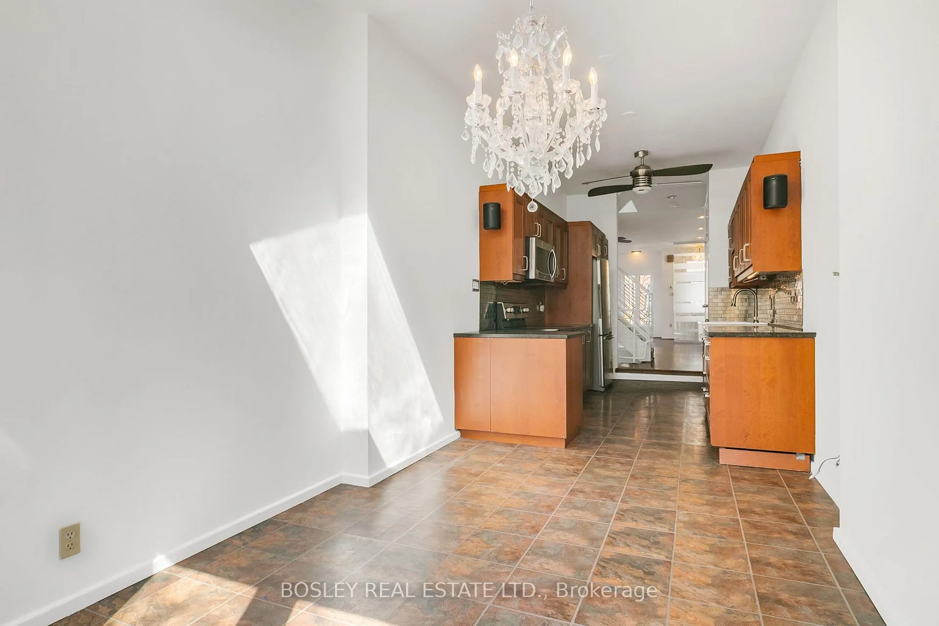 Photo 10 of 25 Salisbury Avenue, Toronto, Cabbagetown-South St. James Town — HOMEH