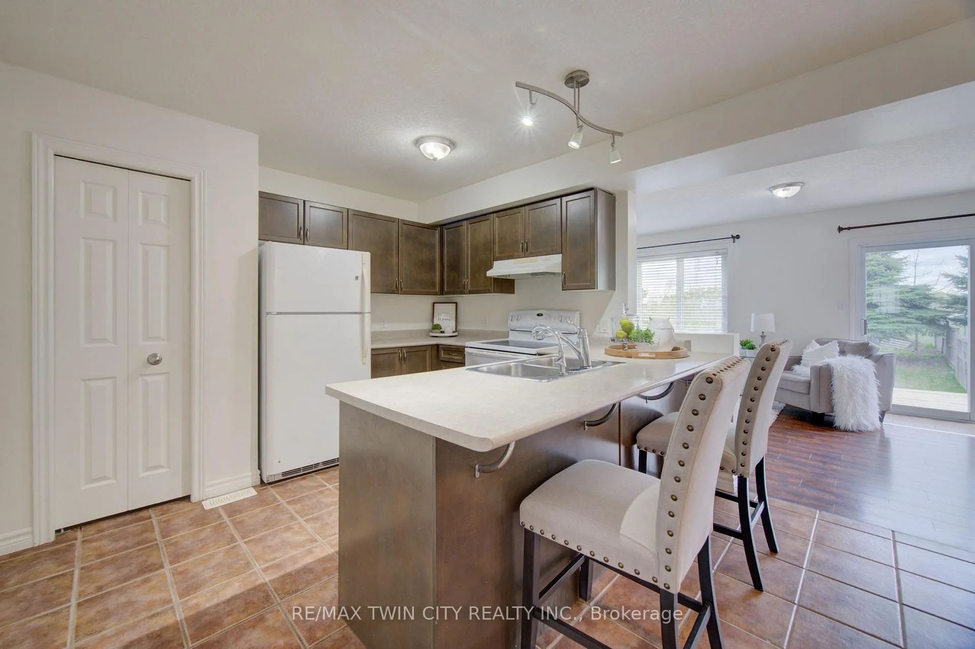 Photo 4 of 465 Colt Street, Waterloo — HOMEH