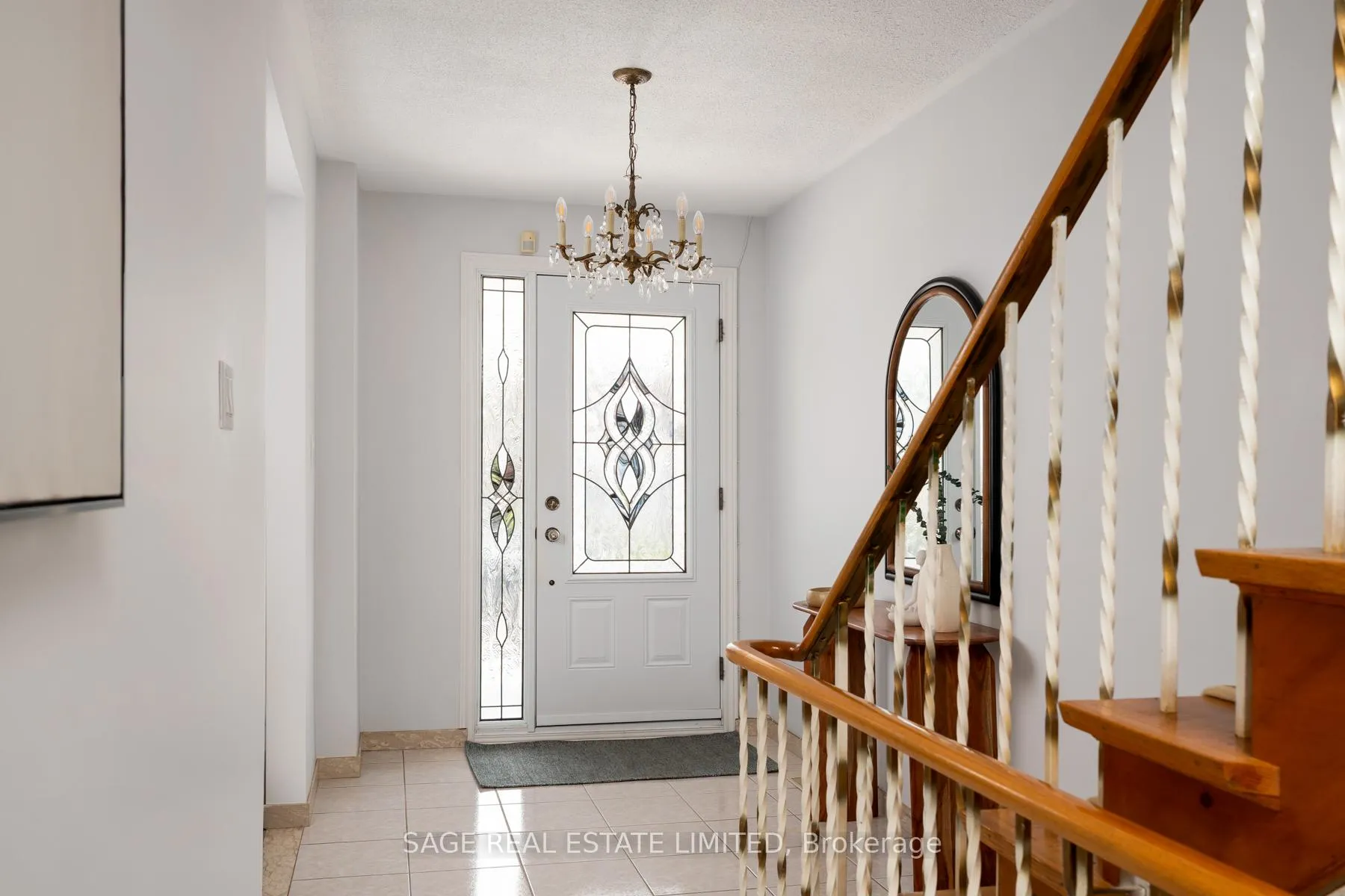 Photo 3 of 22 East Drive E, Toronto, Rockcliffe-Smythe — HOMEH