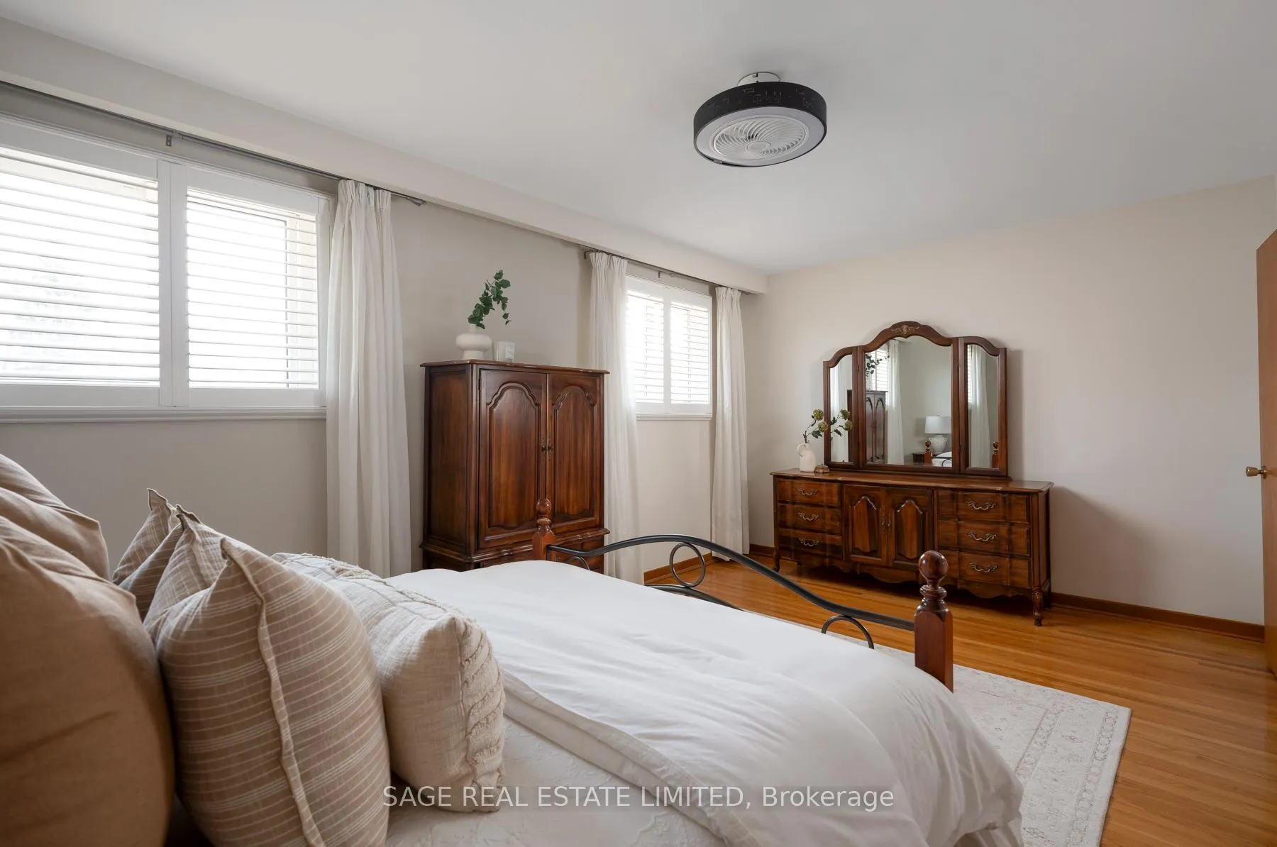 Photo 22 of 22 East Drive E, Toronto, Rockcliffe-Smythe — HOMEH