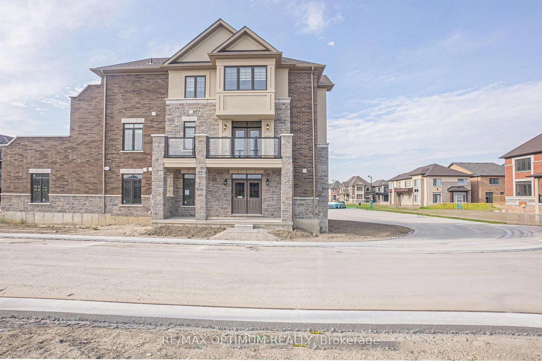 Photo 1 of 70 Keyworth Crescent, Brampton, Sandringham-Wellington North — HOMEH