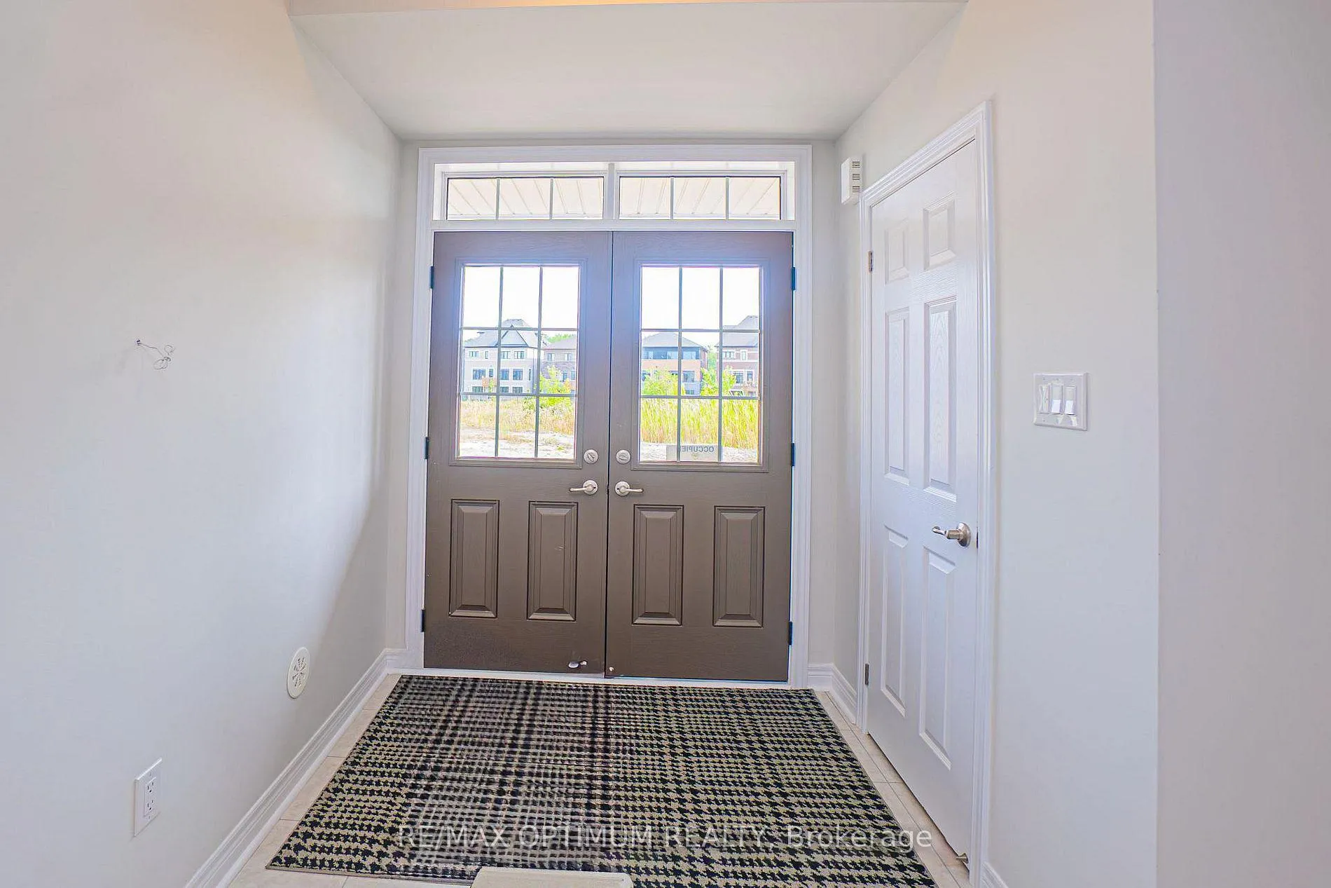 Photo 3 of 70 Keyworth Crescent, Brampton, Sandringham-Wellington North — HOMEH