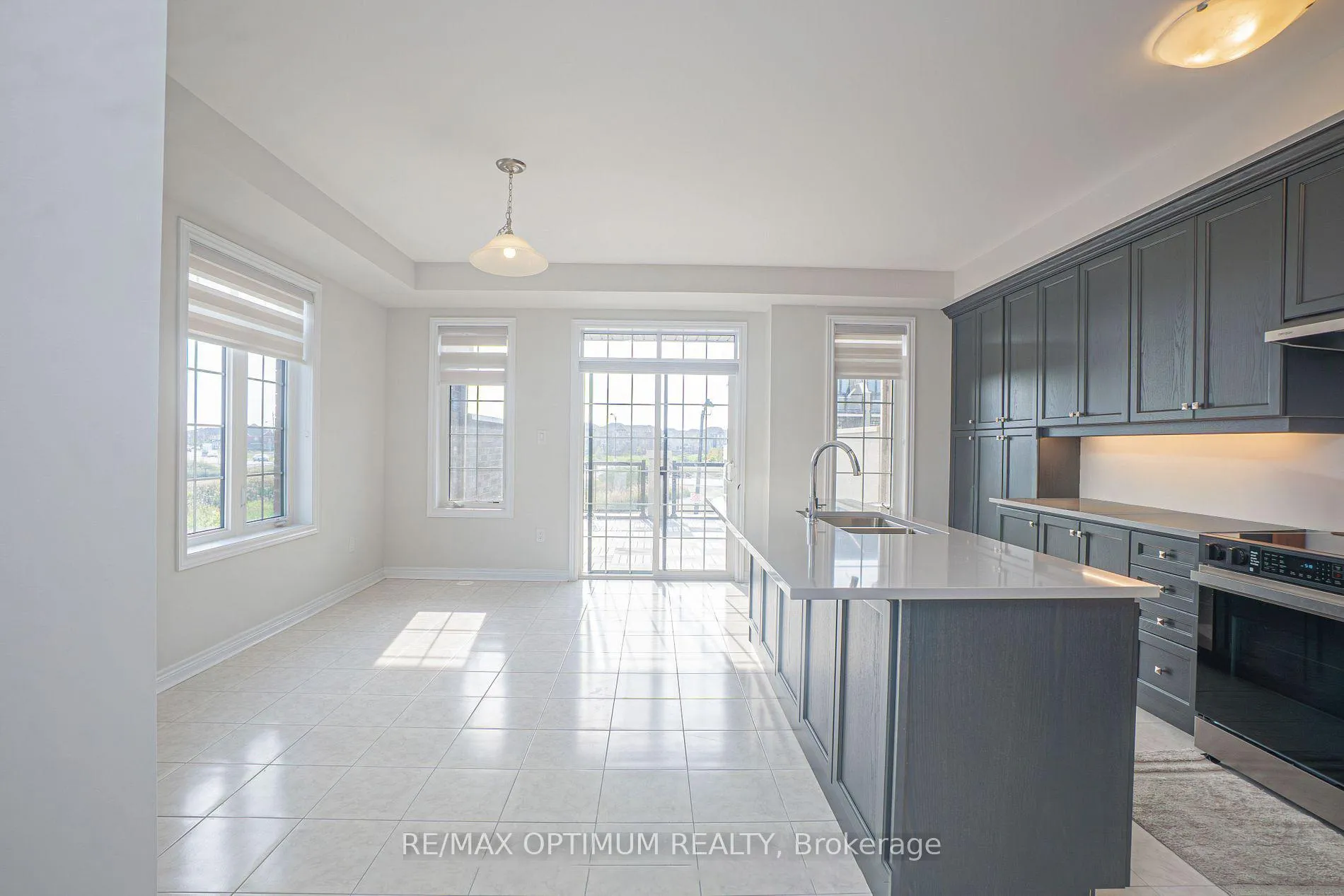 Photo 7 of 70 Keyworth Crescent, Brampton, Sandringham-Wellington North — HOMEH