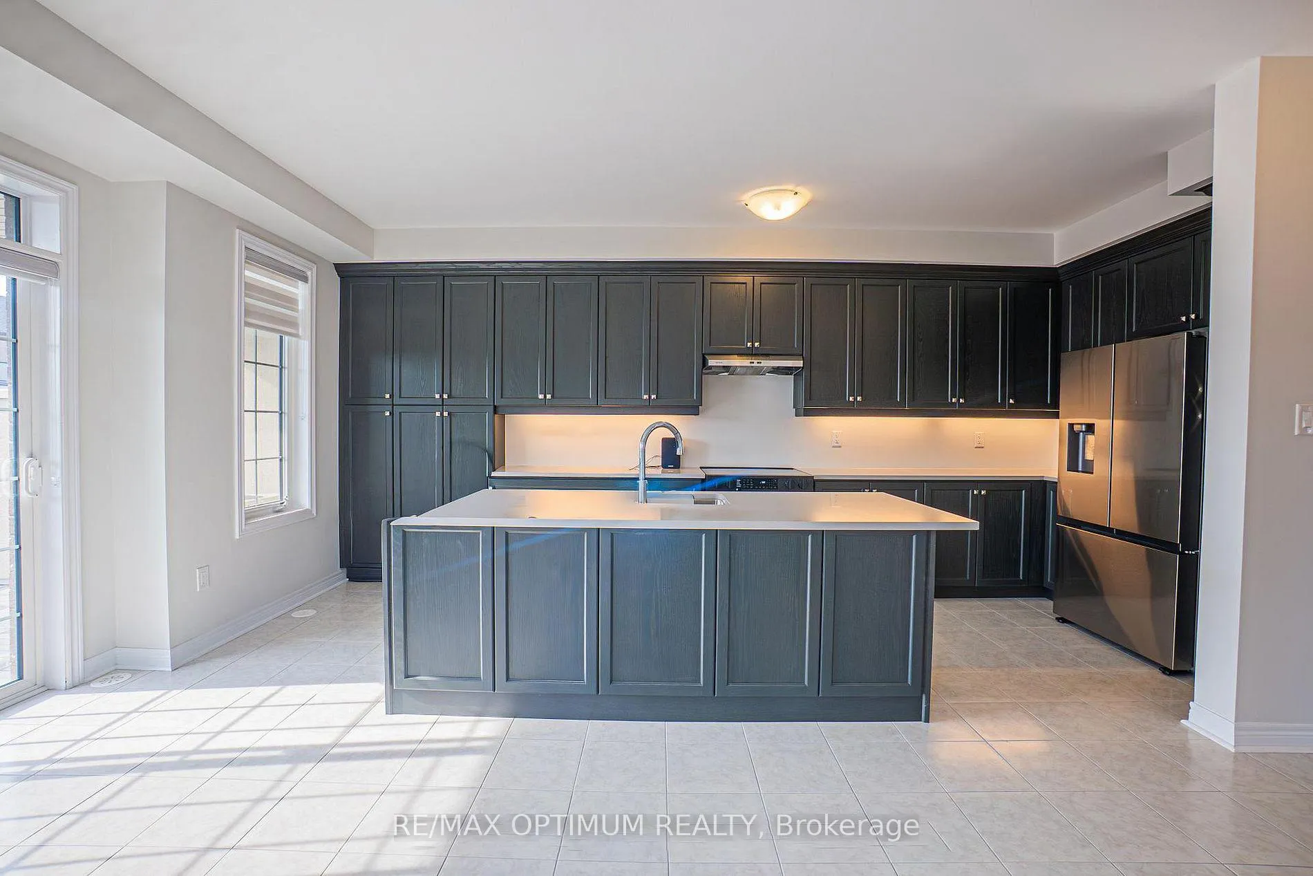 Photo 9 of 70 Keyworth Crescent, Brampton, Sandringham-Wellington North — HOMEH