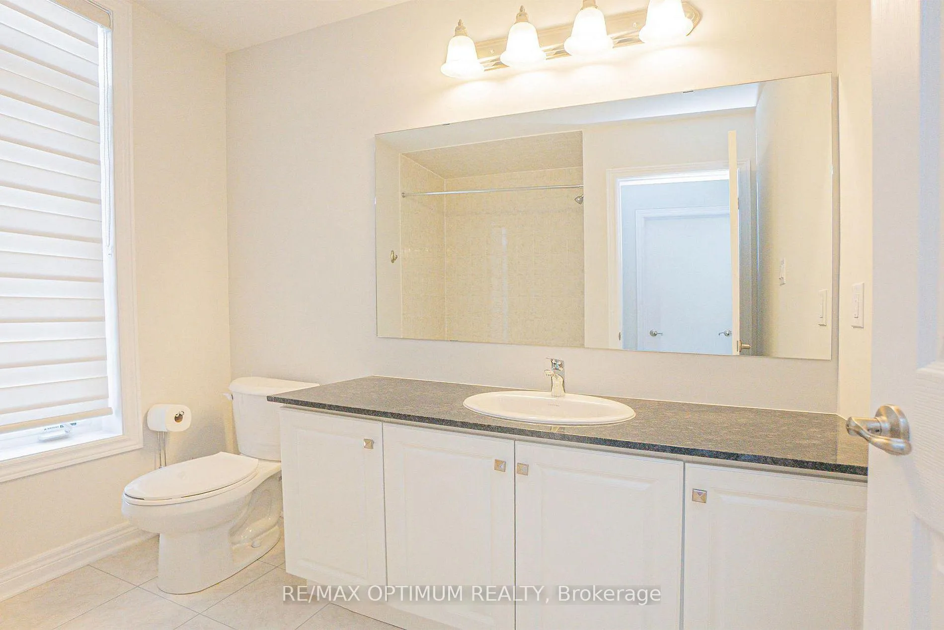 Photo 11 of 70 Keyworth Crescent, Brampton, Sandringham-Wellington North — HOMEH