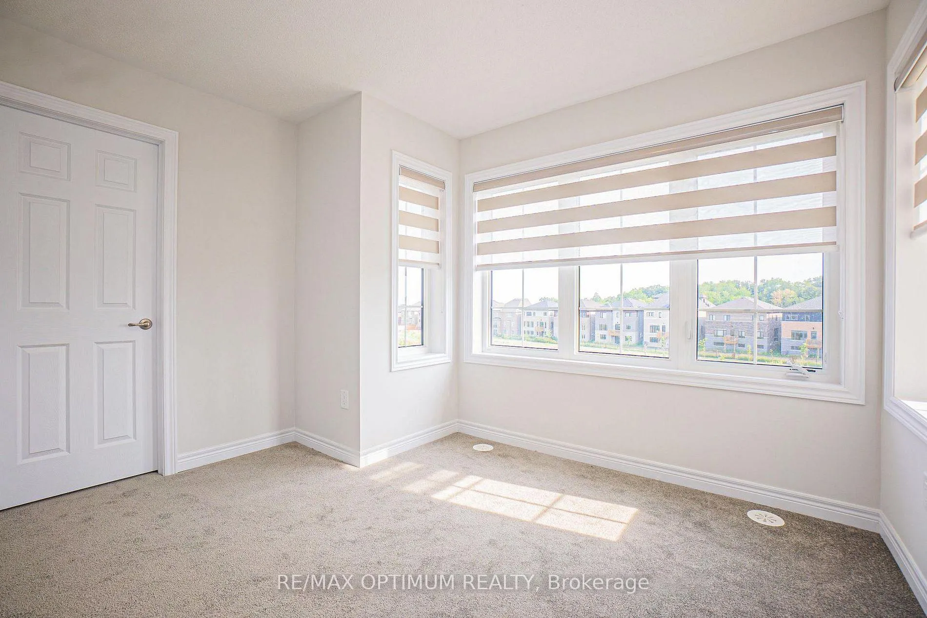Photo 12 of 70 Keyworth Crescent, Brampton, Sandringham-Wellington North — HOMEH