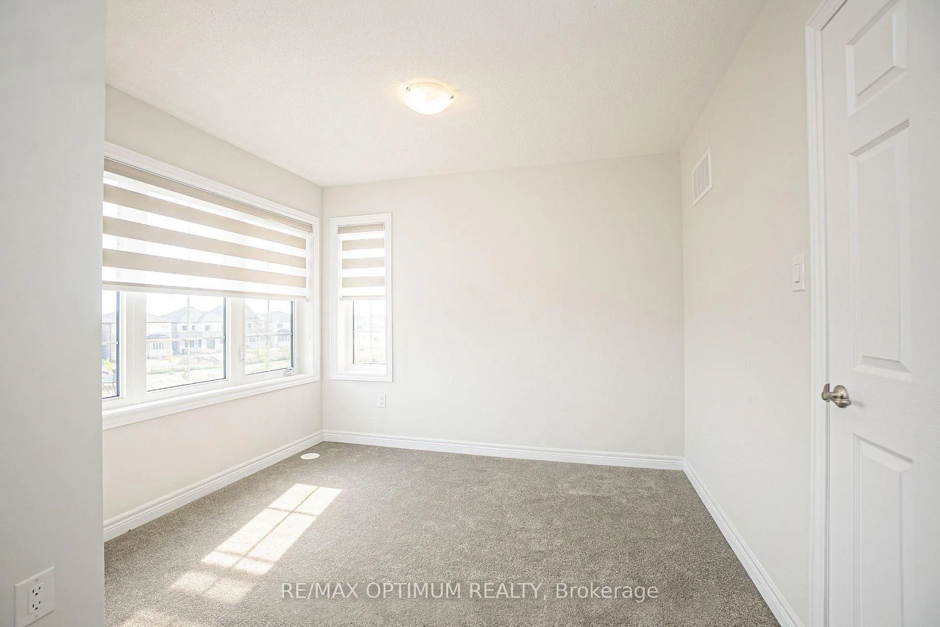 Photo 13 of 70 Keyworth Crescent, Brampton, Sandringham-Wellington North — HOMEH