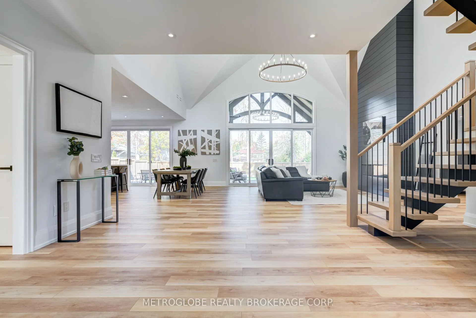 Photo 7 of 862 Kennedy Road, Innisfil, Alcona — HOMEH