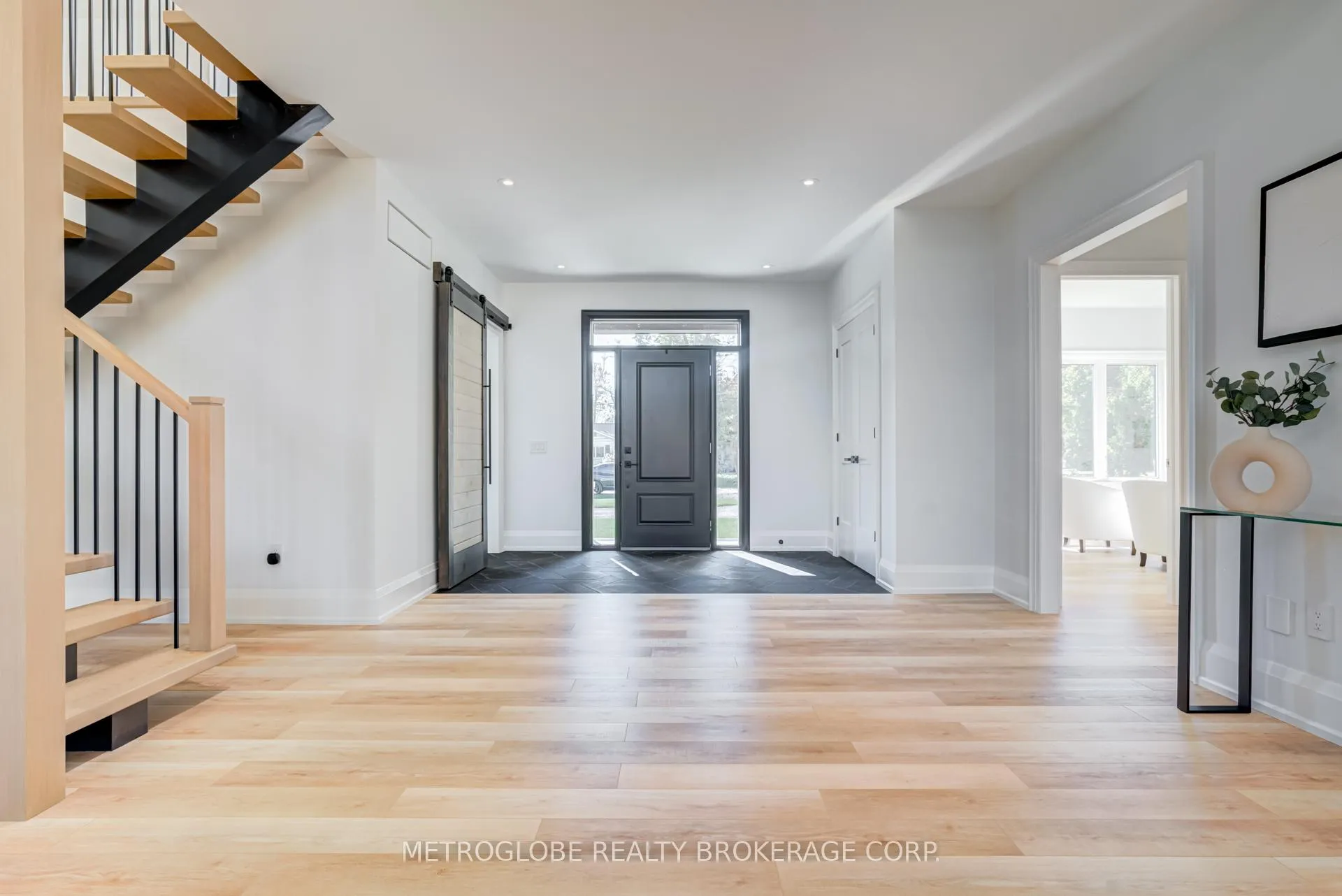 Photo 8 of 862 Kennedy Road, Innisfil, Alcona — HOMEH
