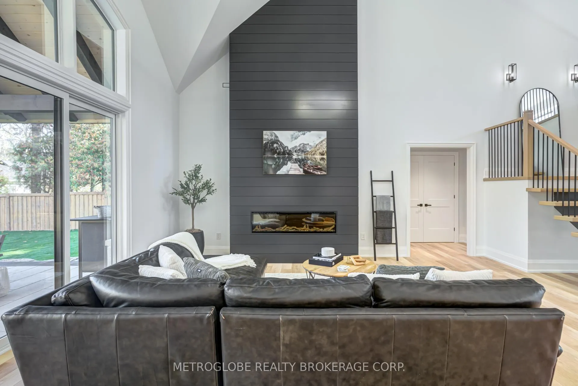 Photo 12 of 862 Kennedy Road, Innisfil, Alcona — HOMEH