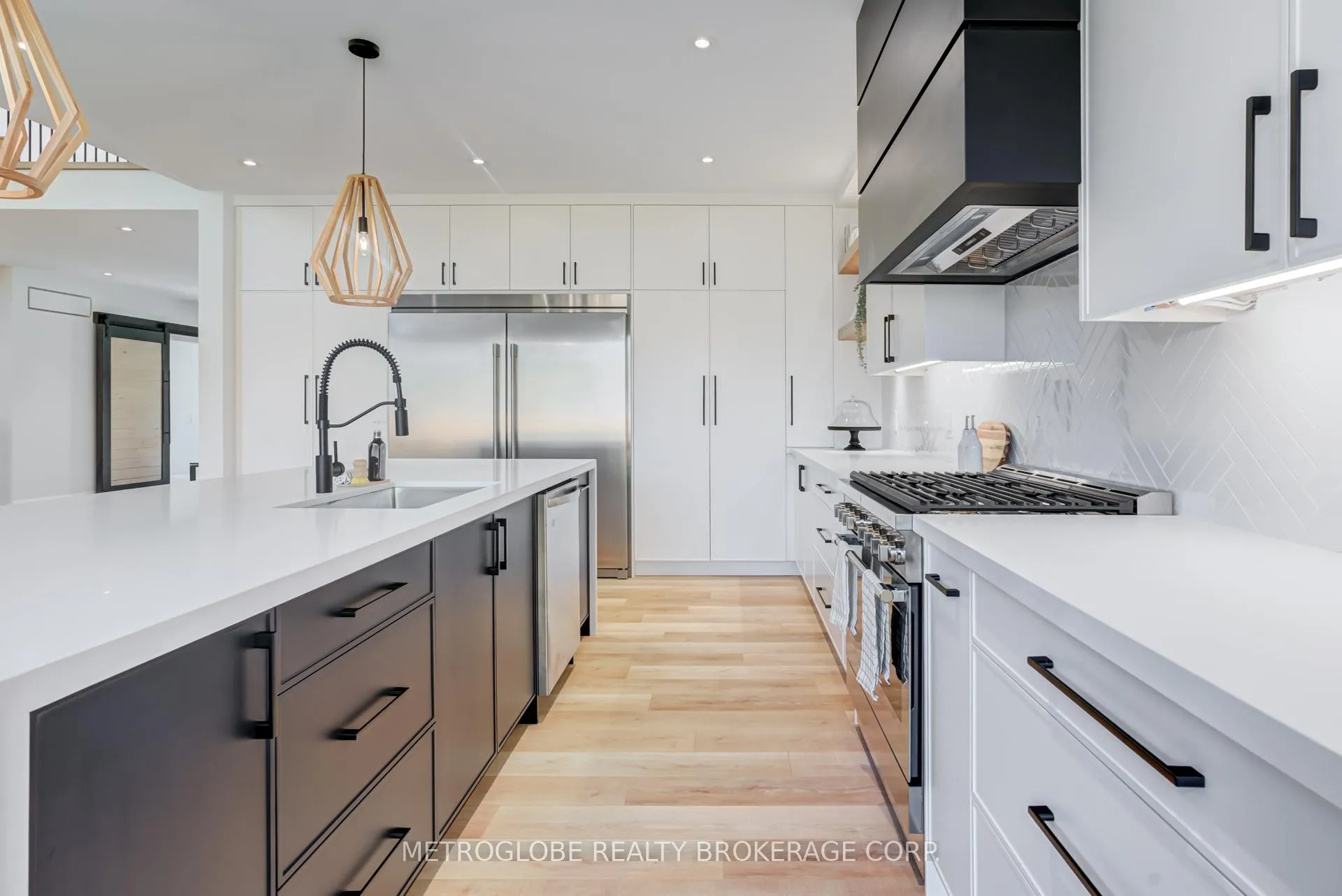 Photo 19 of 862 Kennedy Road, Innisfil, Alcona — HOMEH
