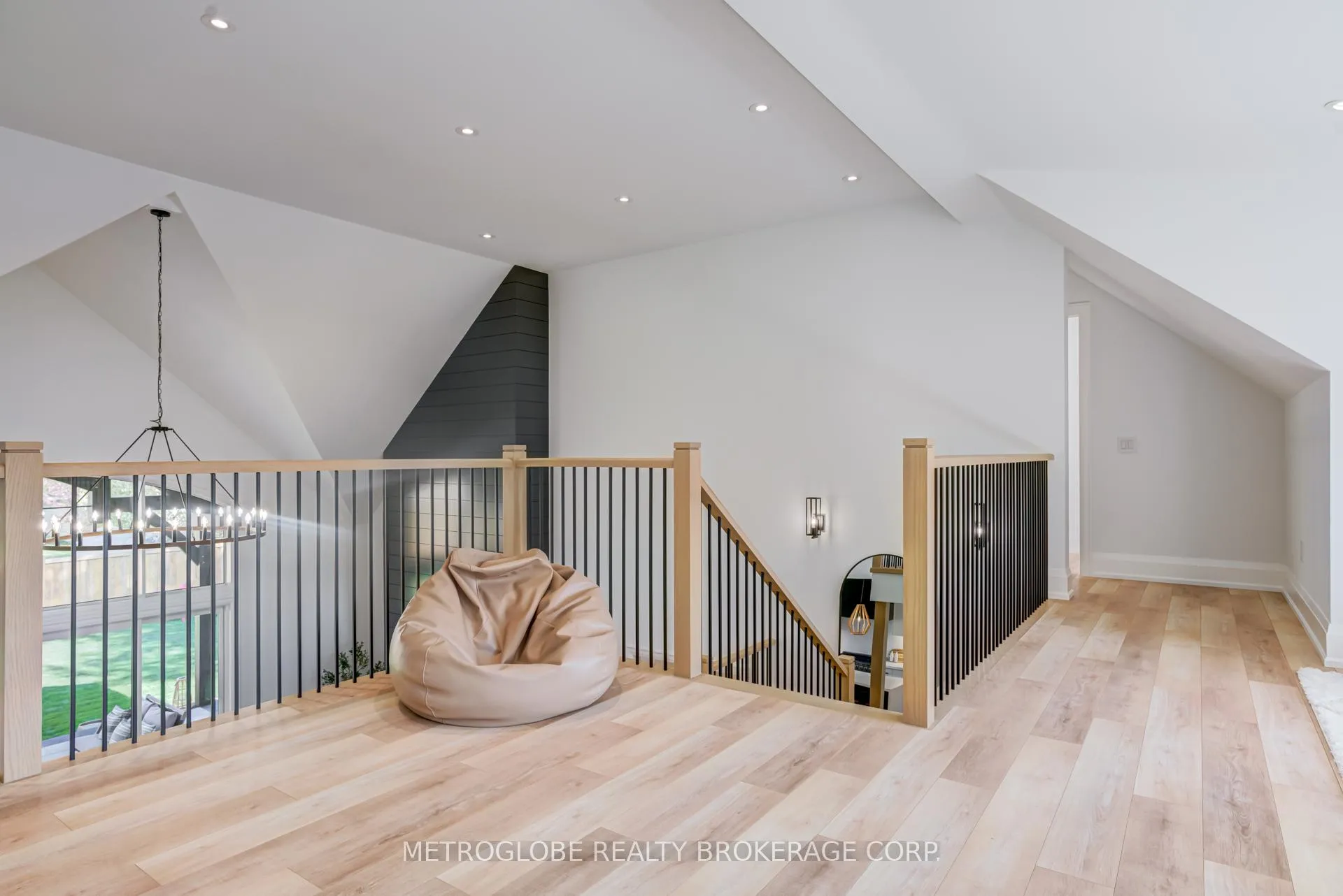 Photo 33 of 862 Kennedy Road, Innisfil, Alcona — HOMEH