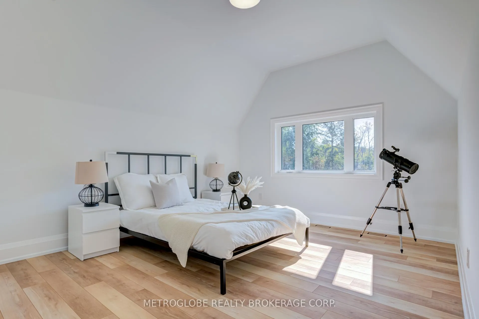 Photo 40 of 862 Kennedy Road, Innisfil, Alcona — HOMEH
