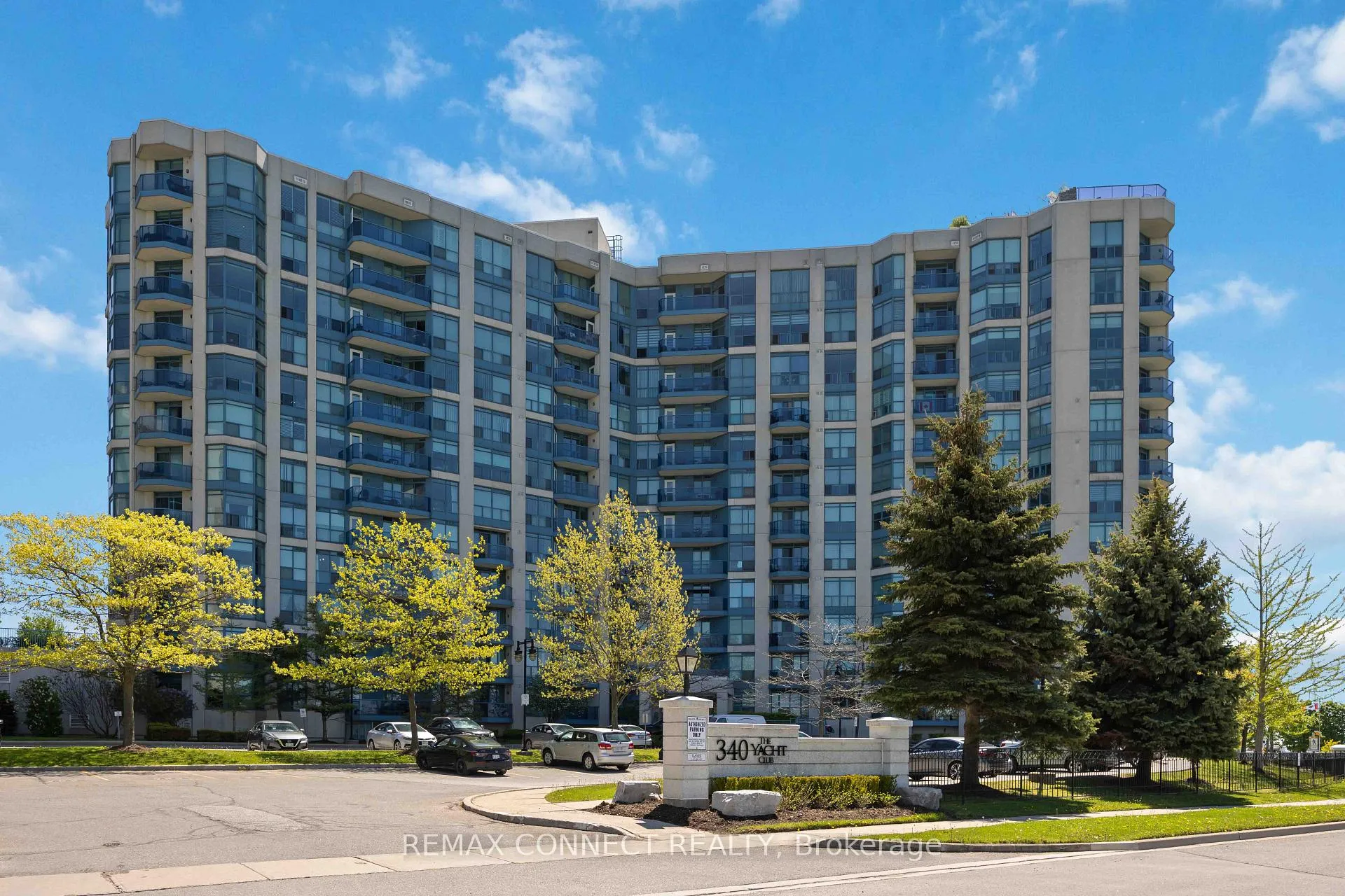 Front of Unit 420, 340 Watson Street W
