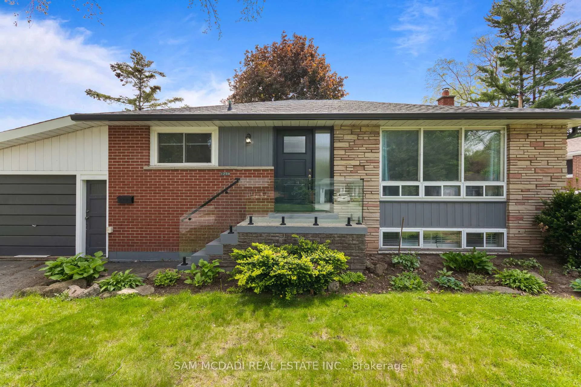 Photo 3 of 1250 Dunbar Road, Burlington, Mountainside — HOMEH