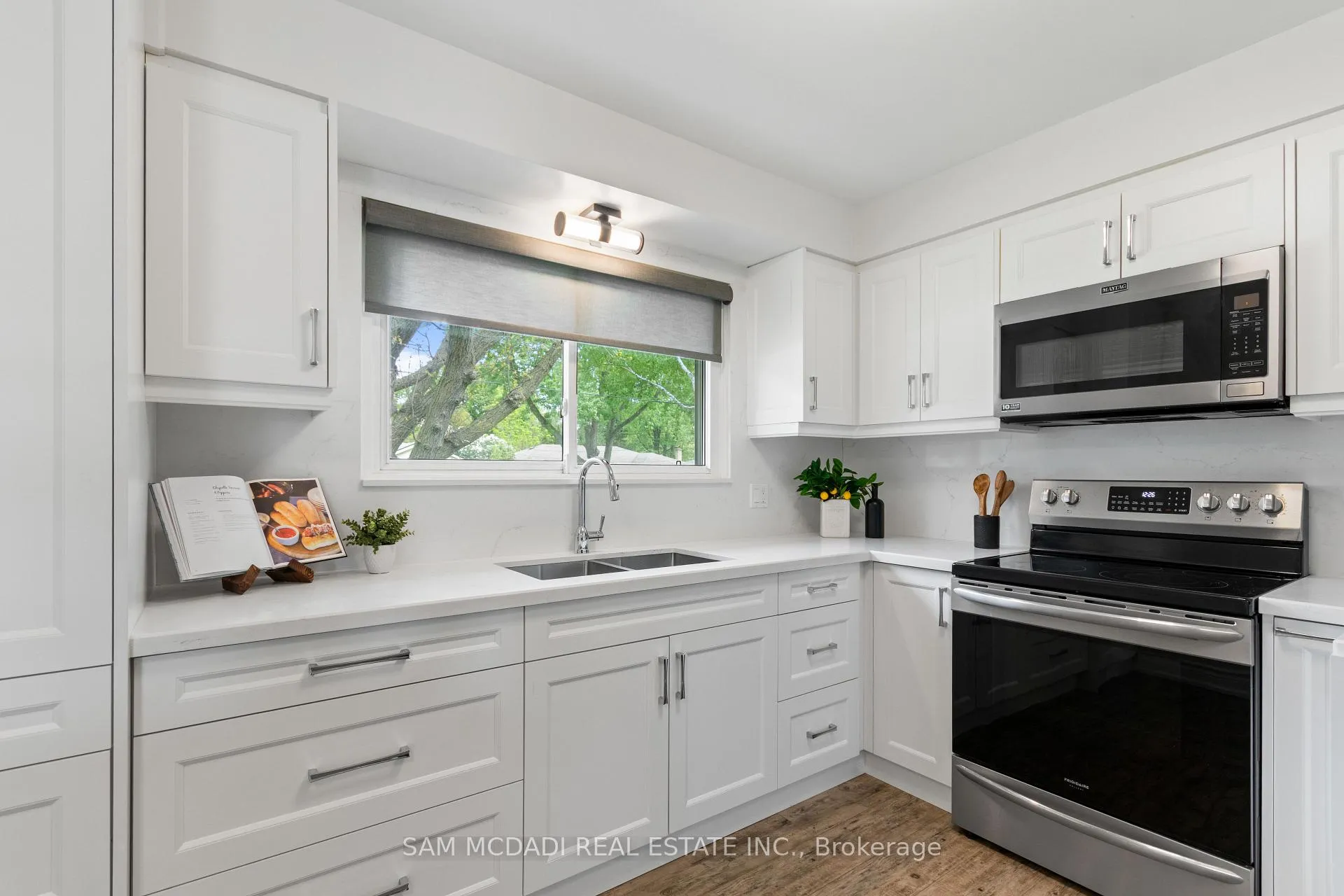 Photo 16 of 1250 Dunbar Road, Burlington, Mountainside — HOMEH