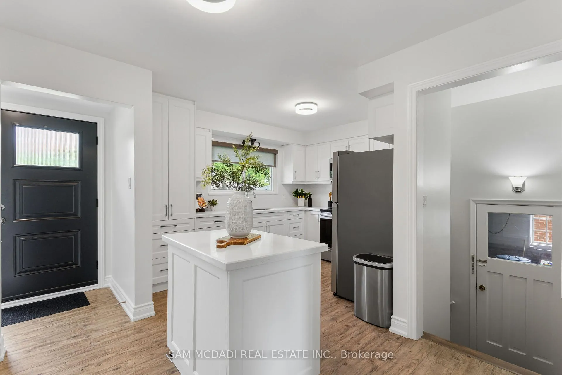 Photo 18 of 1250 Dunbar Road, Burlington, Mountainside — HOMEH