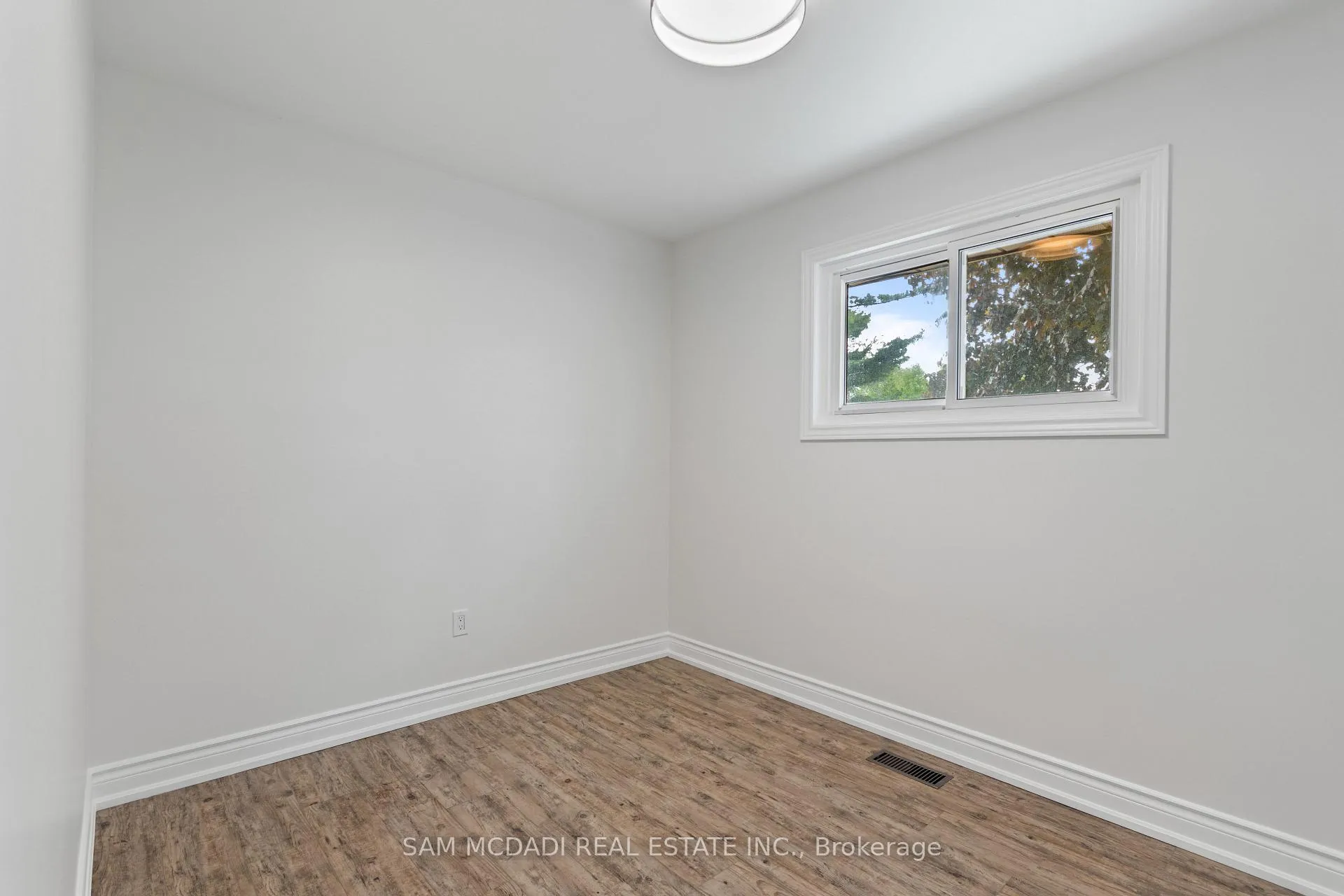 Photo 25 of 1250 Dunbar Road, Burlington, Mountainside — HOMEH
