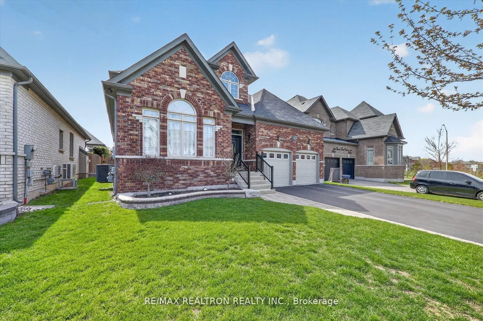 Photo 27 of 50 Donald Powell Crescent, Clarington, Newcastle — HOMEH