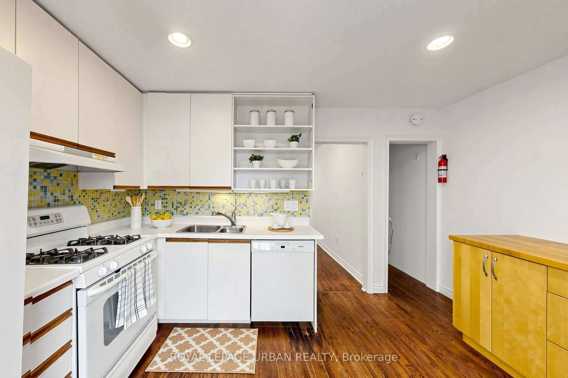 Photo 12 of 36 Norway Avenue, Toronto, The Beaches — HOMEH