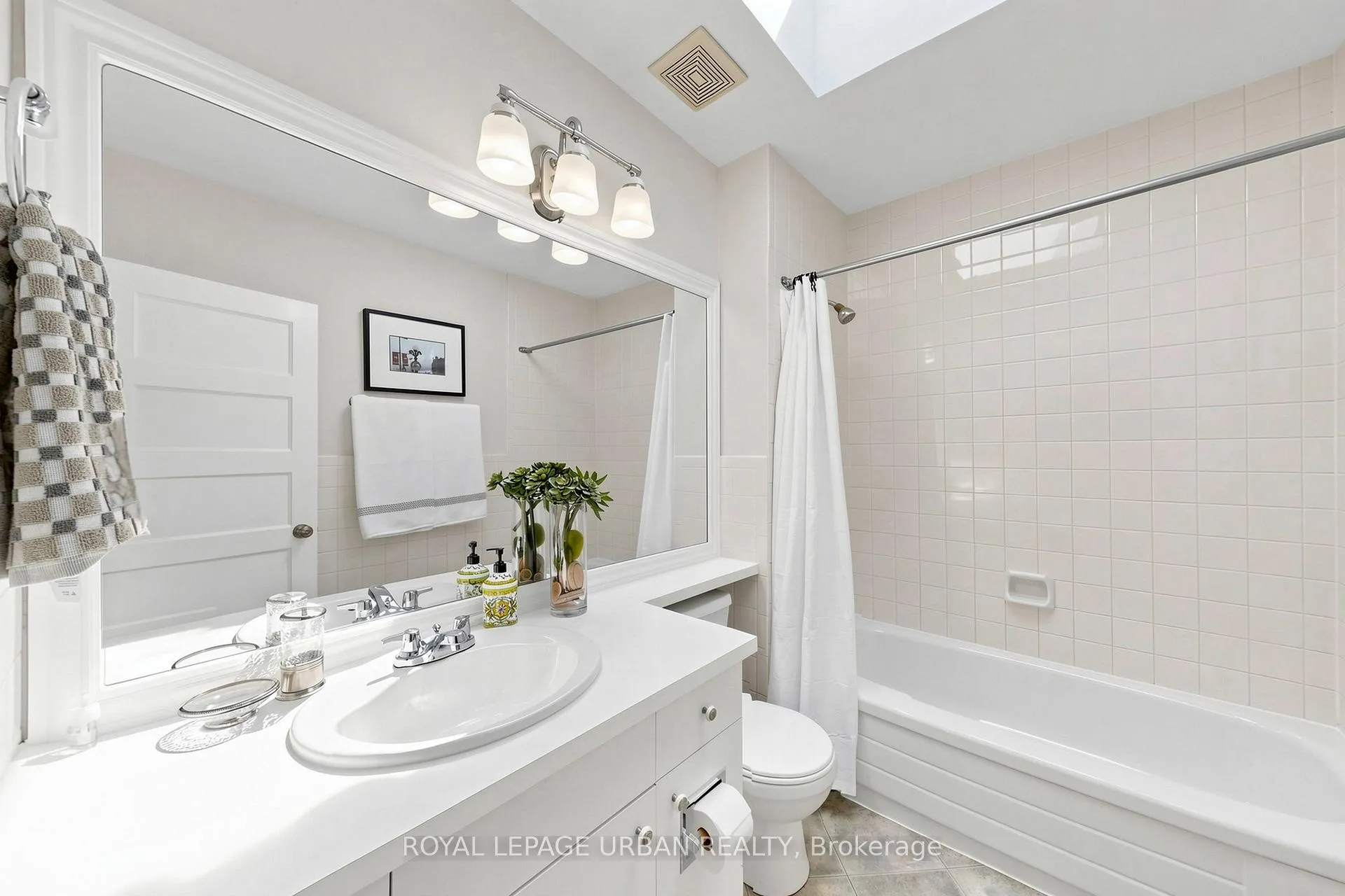 Photo 17 of 36 Norway Avenue, Toronto, The Beaches — HOMEH