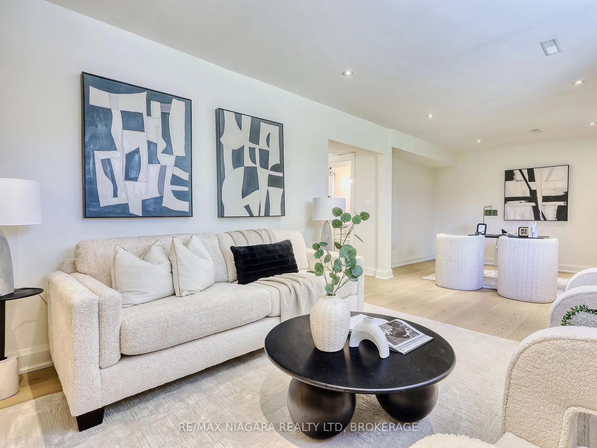 Photo 17 of 28 Silverdale Drive, St. Catharines, Vine/Linwell — HOMEH