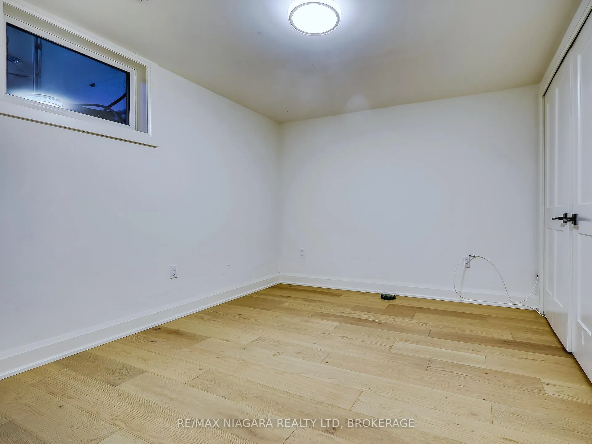 Photo 23 of 28 Silverdale Drive, St. Catharines, Vine/Linwell — HOMEH