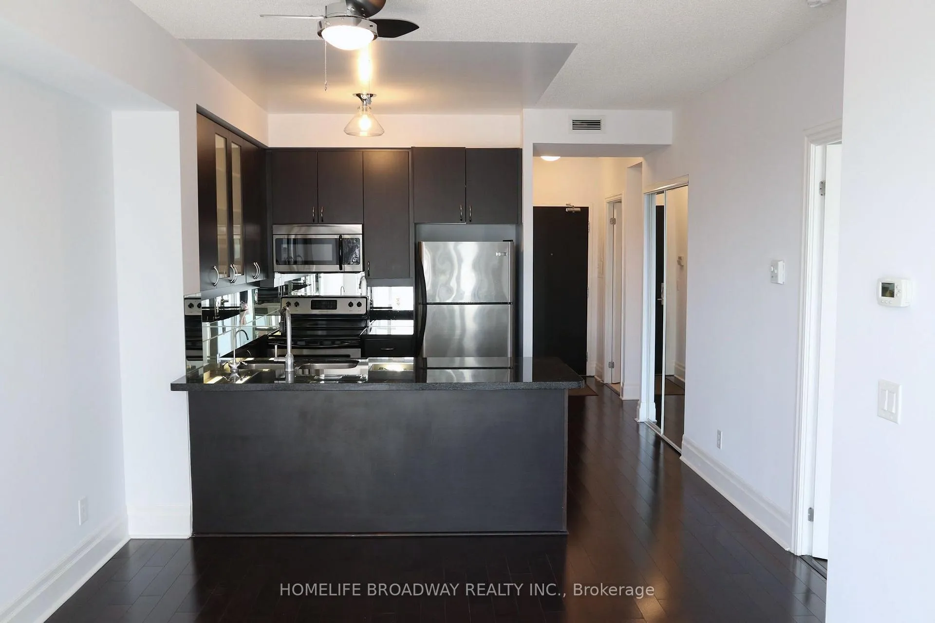 Photo 4 of Unit 806, 1 Upper Duke Crescent, Markham, Unionville — HOMEH