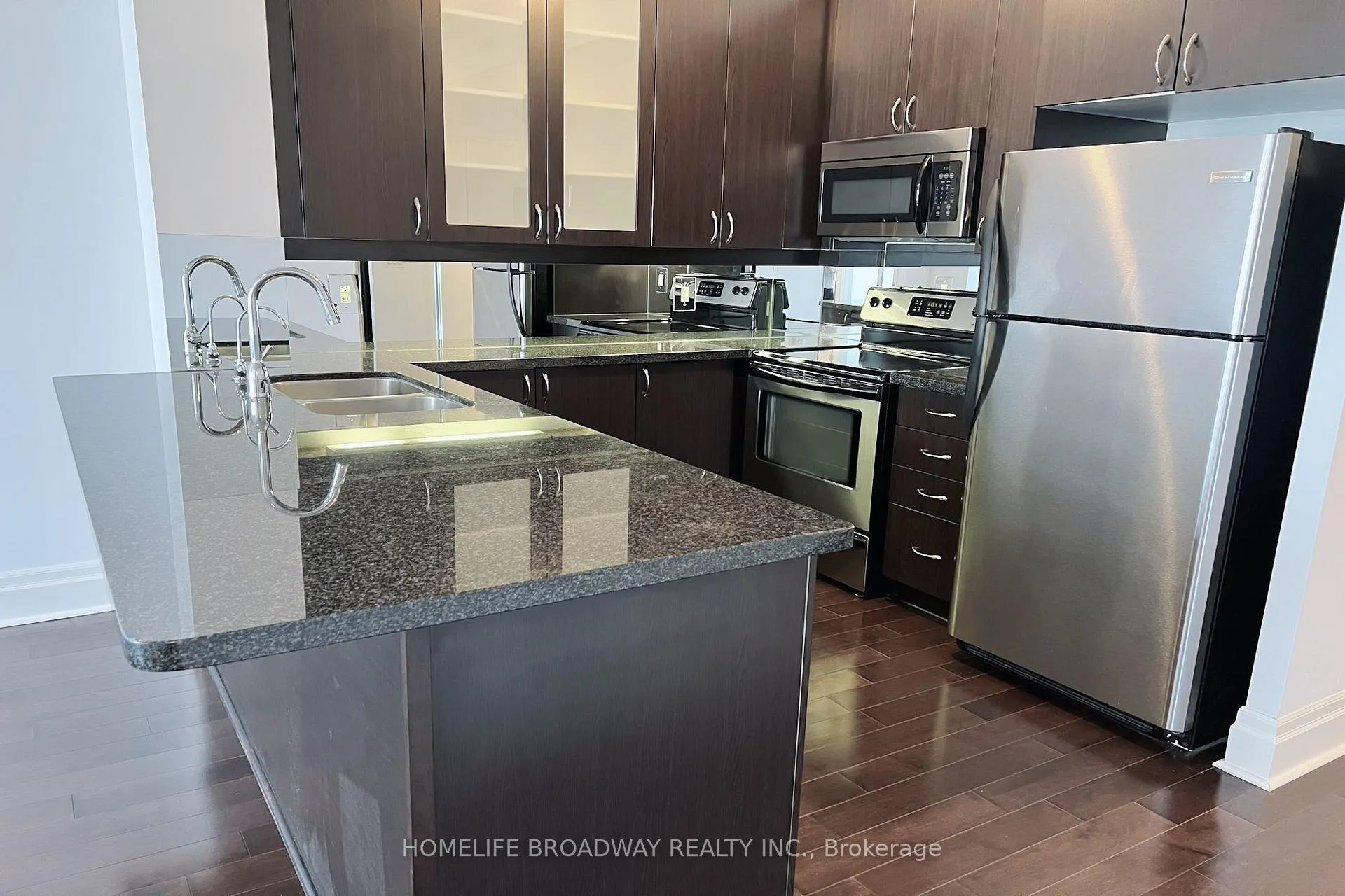 Photo 6 of Unit 806, 1 Upper Duke Crescent, Markham, Unionville — HOMEH