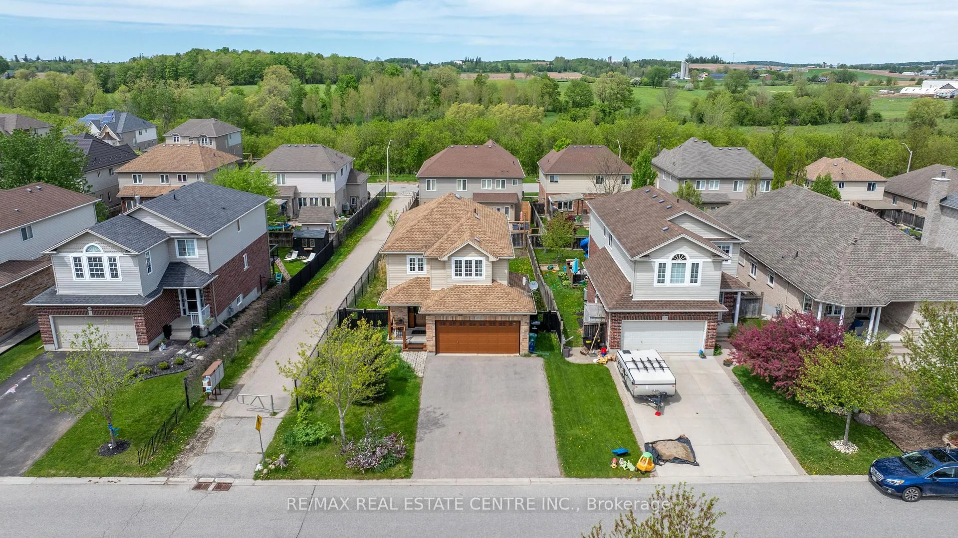 Photo 2 of 139 Ferris Drive, Wellesley — HOMEH