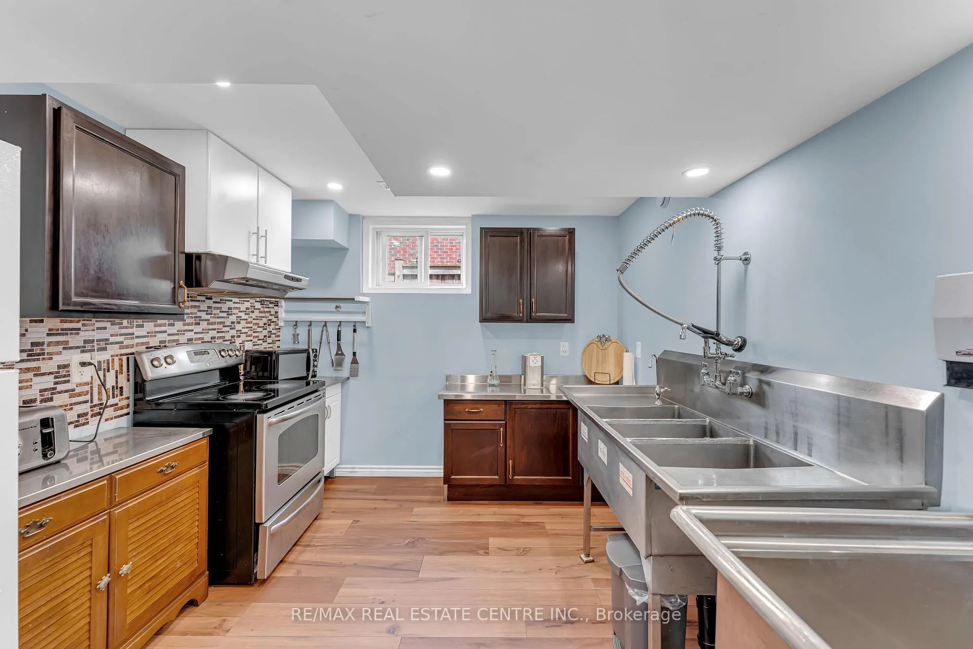 Photo 27 of 139 Ferris Drive, Wellesley — HOMEH