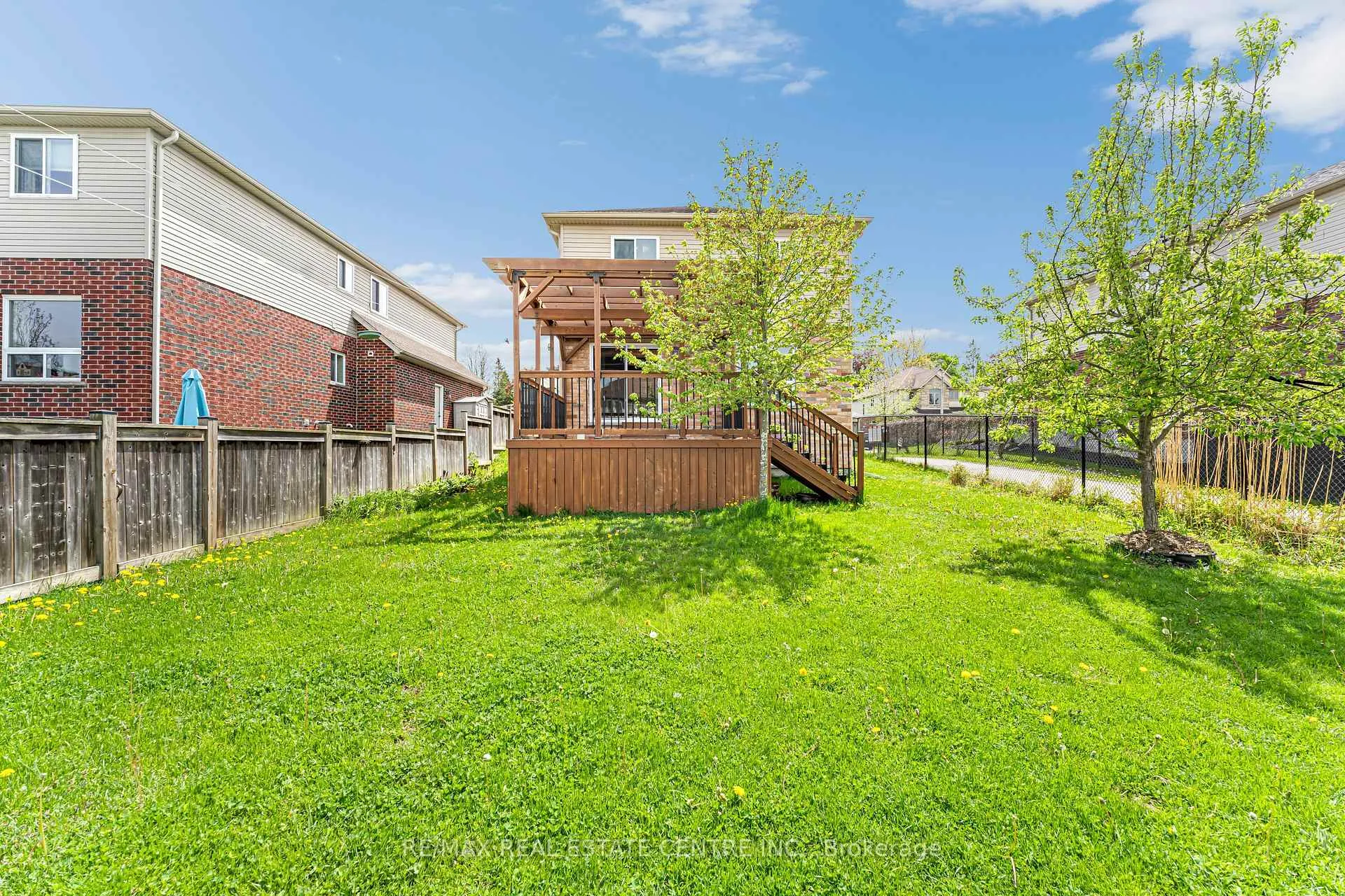 Photo 35 of 139 Ferris Drive, Wellesley — HOMEH