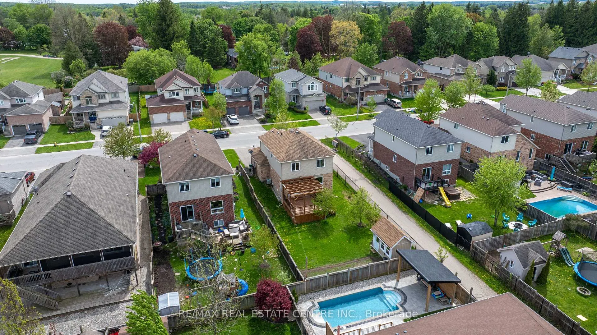 Photo 40 of 139 Ferris Drive, Wellesley — HOMEH
