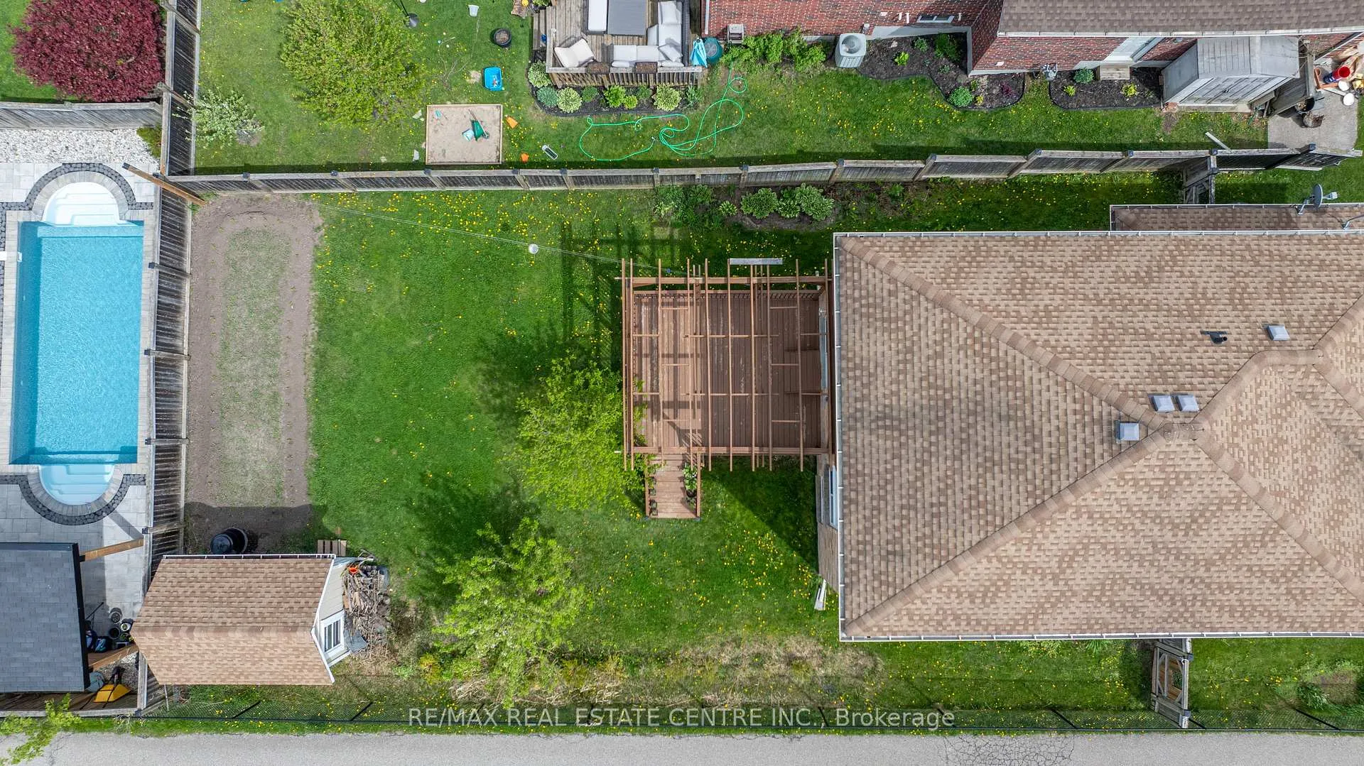 Photo 41 of 139 Ferris Drive, Wellesley — HOMEH
