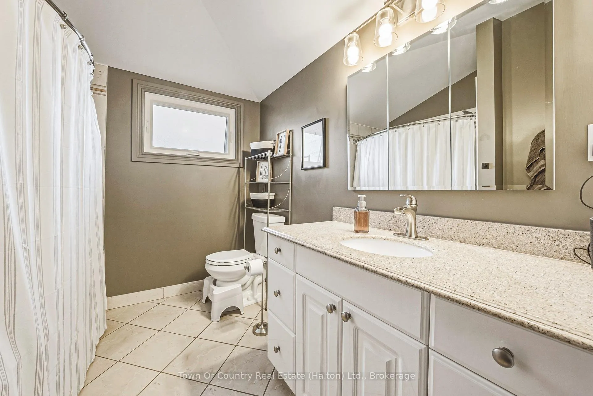 Photo 17 of 729 Coulson Avenue, Milton, Timberlea — HOMEH