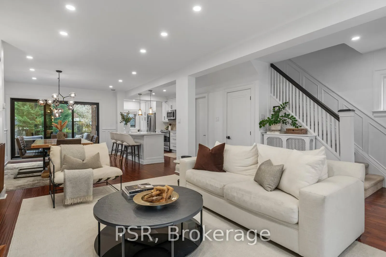 Photo 6 of 51 Camberwell Road, Toronto, Humewood-Cedarvale — HOMEH
