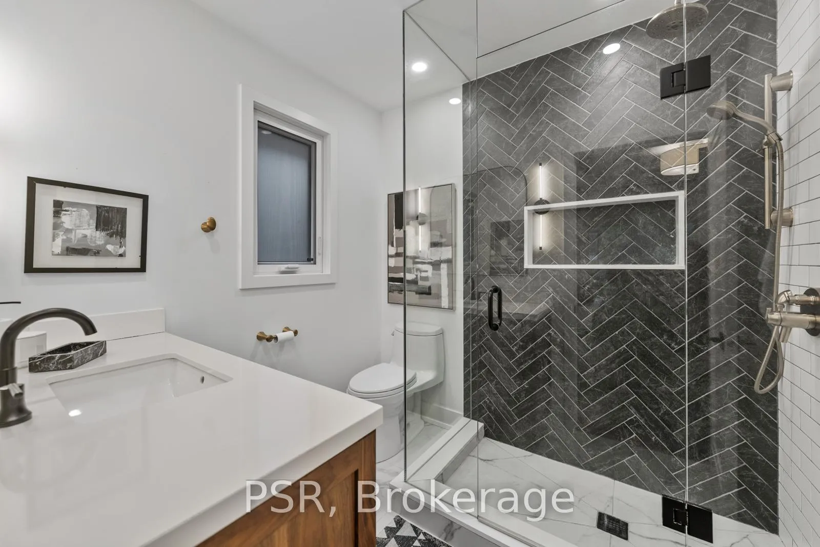 Photo 17 of 51 Camberwell Road, Toronto, Humewood-Cedarvale — HOMEH
