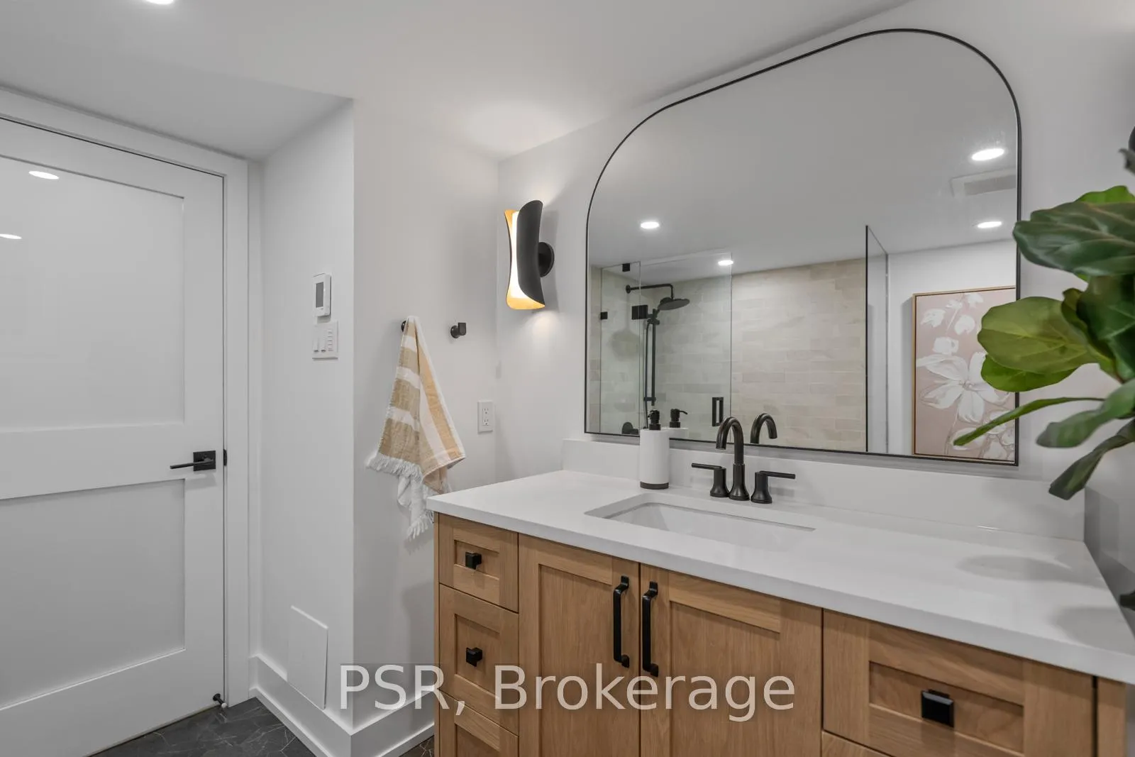 Photo 35 of 51 Camberwell Road, Toronto, Humewood-Cedarvale — HOMEH